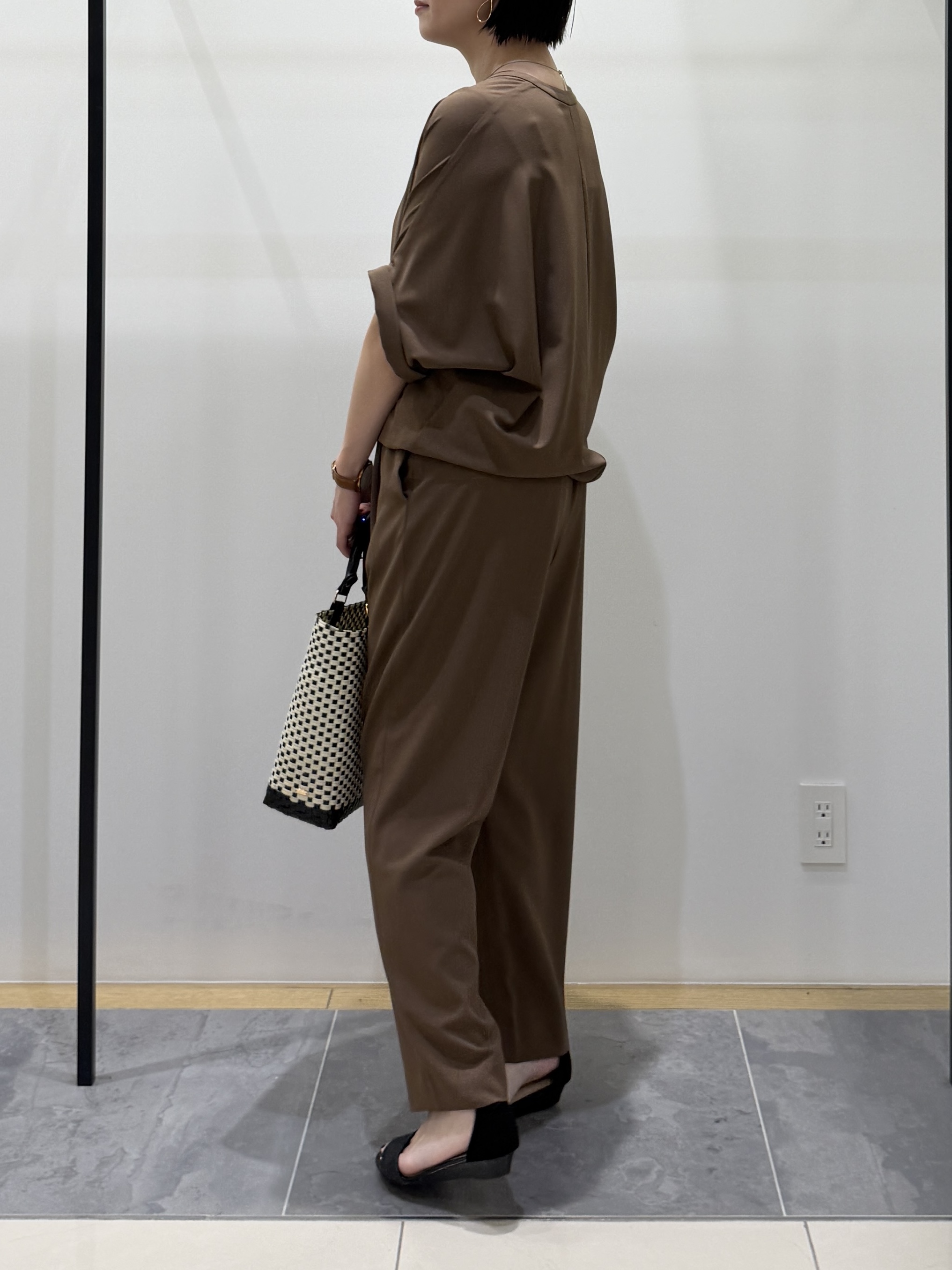 shihoさんの「INDIVI｜【秋羽織り/着る日傘】ドルマンフォルムブルゾン」を使ったコーディネート