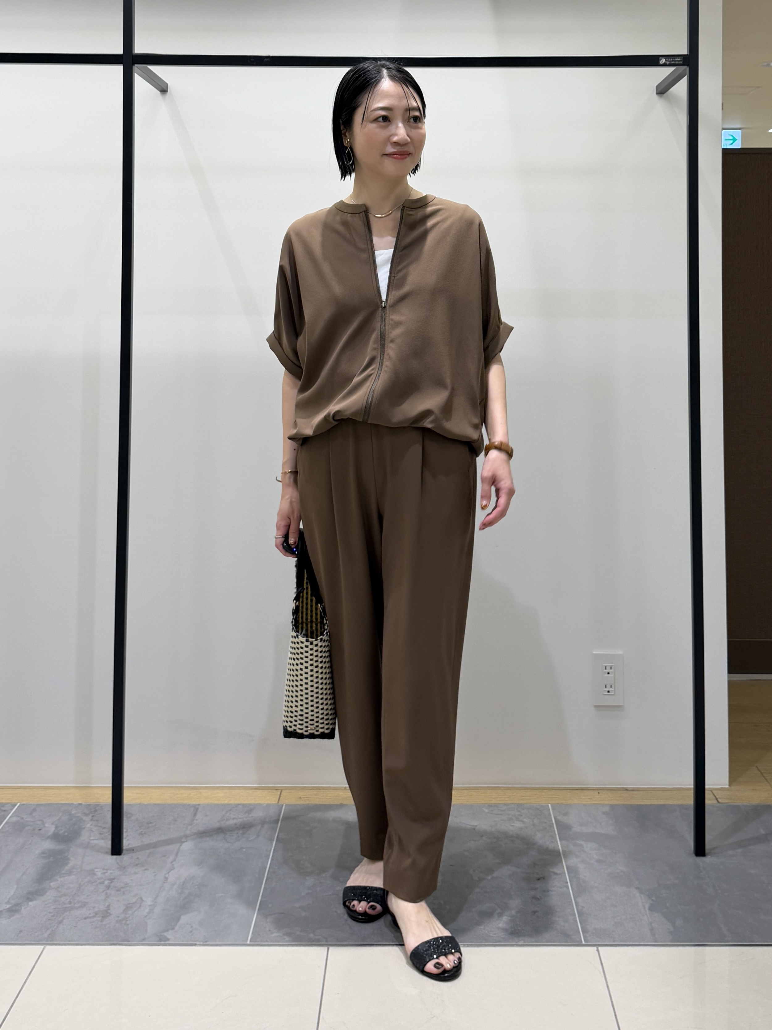 shihoさんの「INDIVI｜【秋羽織り/着る日傘】ドルマンフォルムブルゾン」を使ったコーディネート