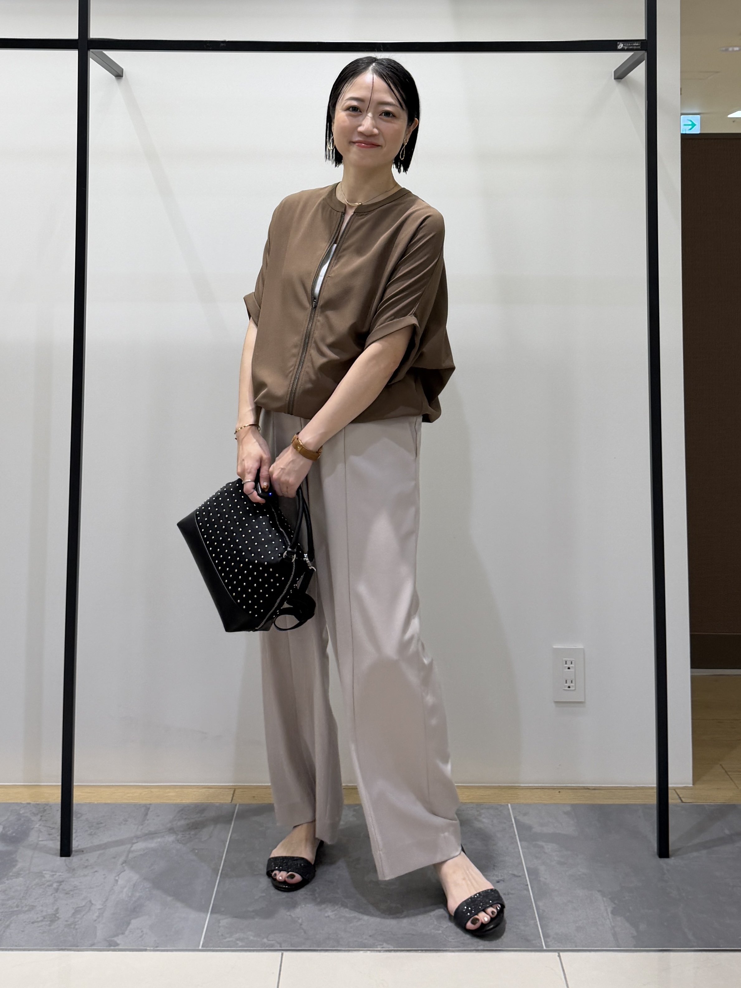 shihoさんの「INDIVI｜【秋羽織り/着る日傘】ドルマンフォルムブルゾン」を使ったコーディネート