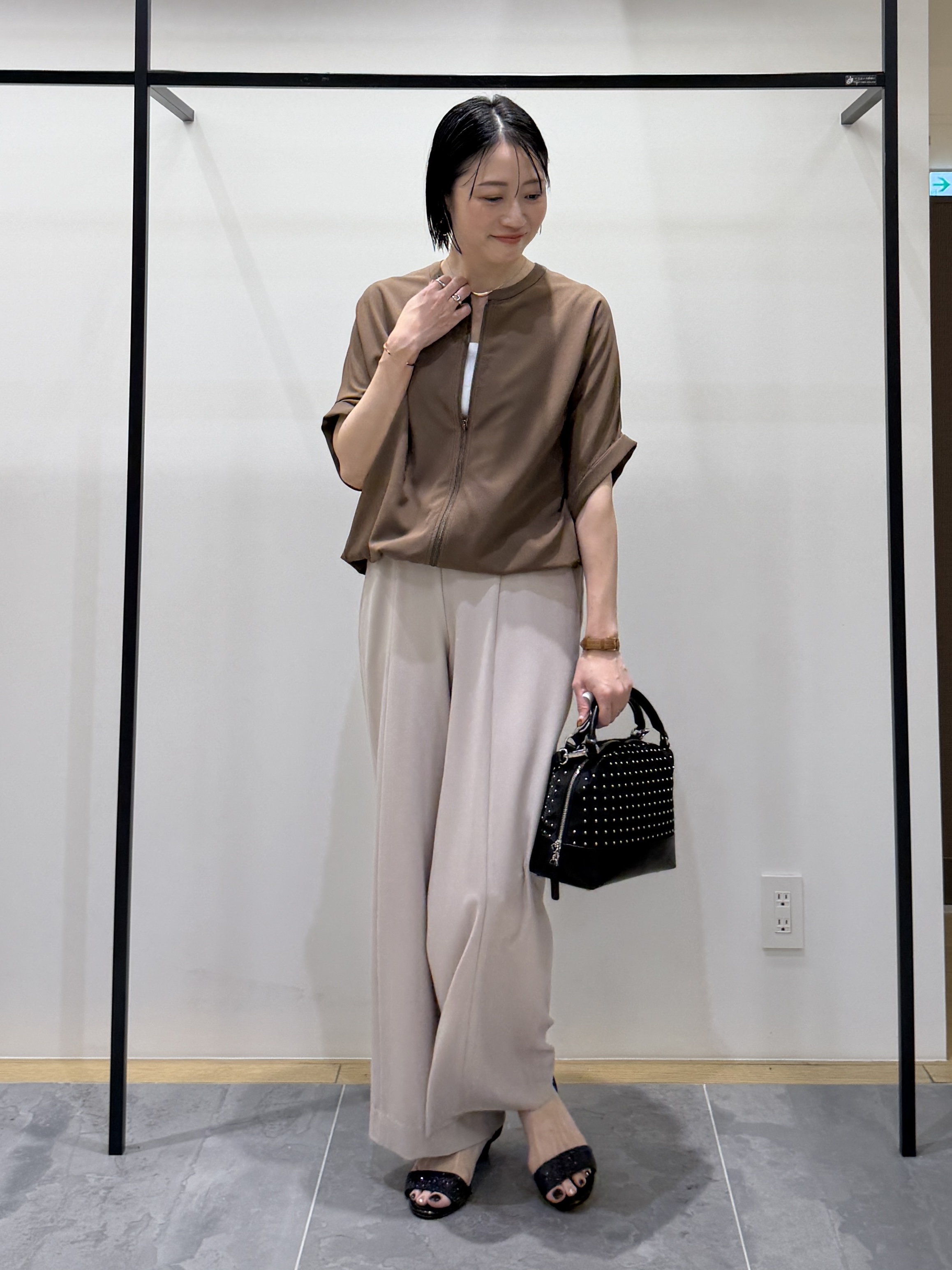 shihoさんの「INDIVI｜【秋羽織り/着る日傘】ドルマンフォルムブルゾン」を使ったコーディネート