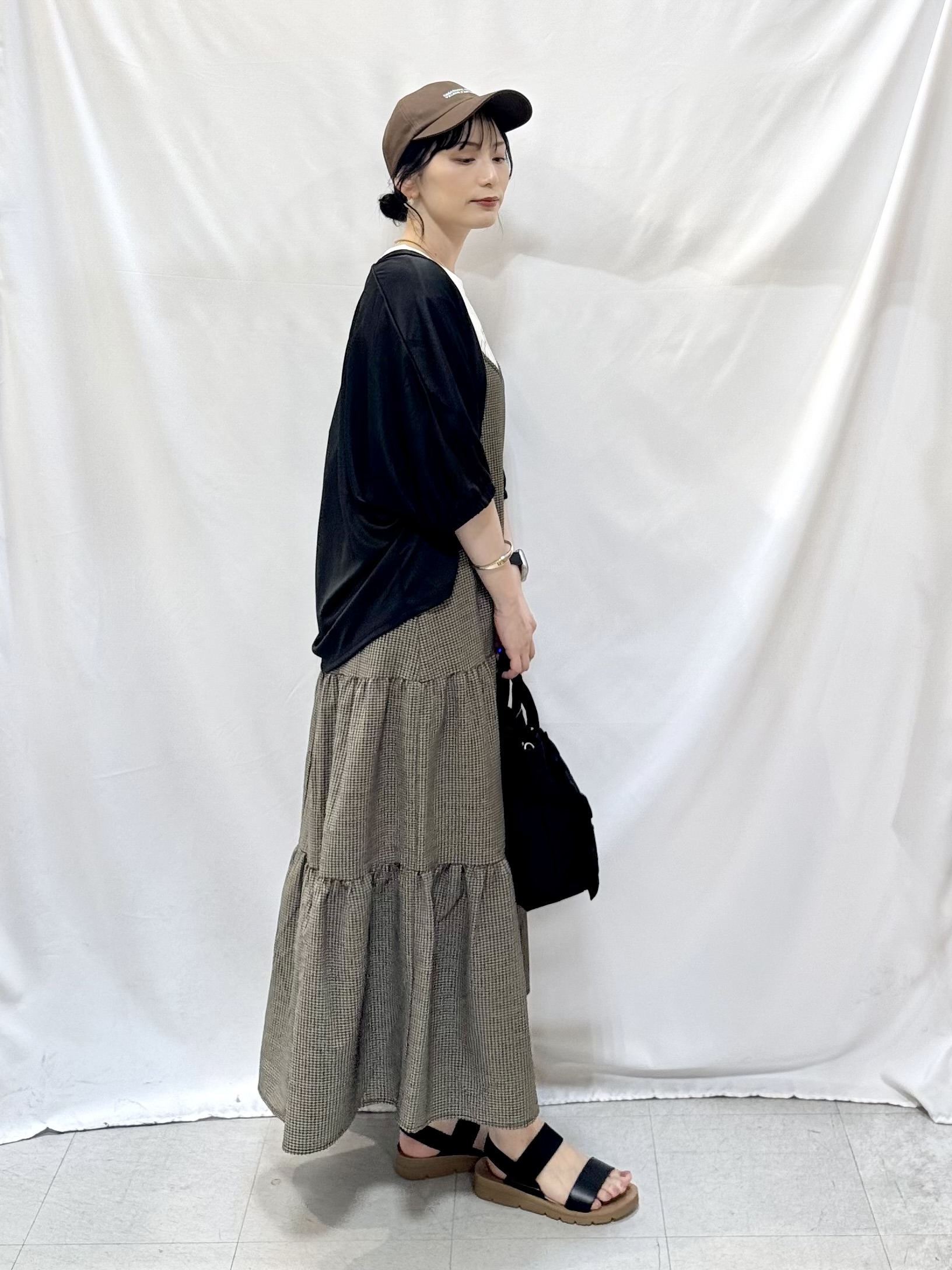 𝐇𝐢𝐫𝐨𝐦𝐢さんの「SHOO･LA･RUE｜【UV/体型カバー】冷房や朝晩の冷え込み対策にも さらとろ5分袖カーディガン」を使ったコーディネート