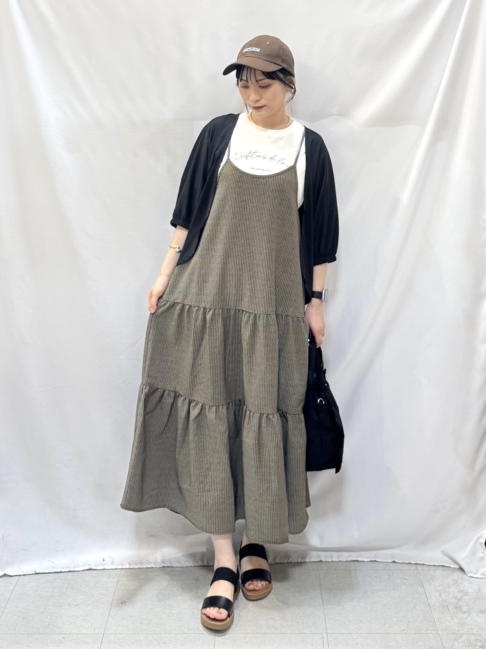 𝐇𝐢𝐫𝐨𝐦𝐢さんの「SHOO･LA･RUE｜【UV/体型カバー】冷房や朝晩の冷え込み対策にも さらとろ5分袖カーディガン」を使ったコーディネート