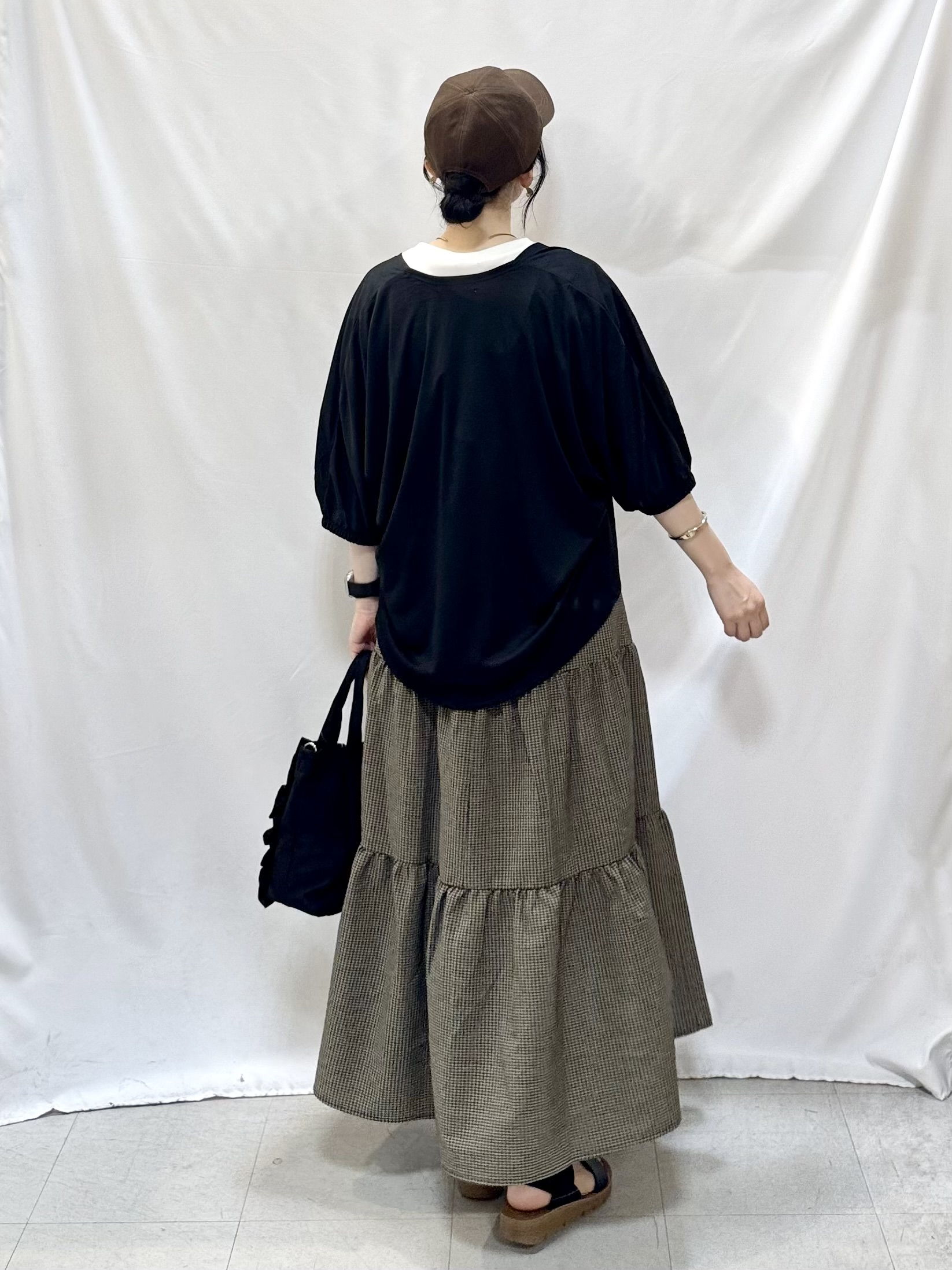 𝐇𝐢𝐫𝐨𝐦𝐢さんの「SHOO･LA･RUE｜【UV/体型カバー】冷房や朝晩の冷え込み対策にも さらとろ5分袖カーディガン」を使ったコーディネート