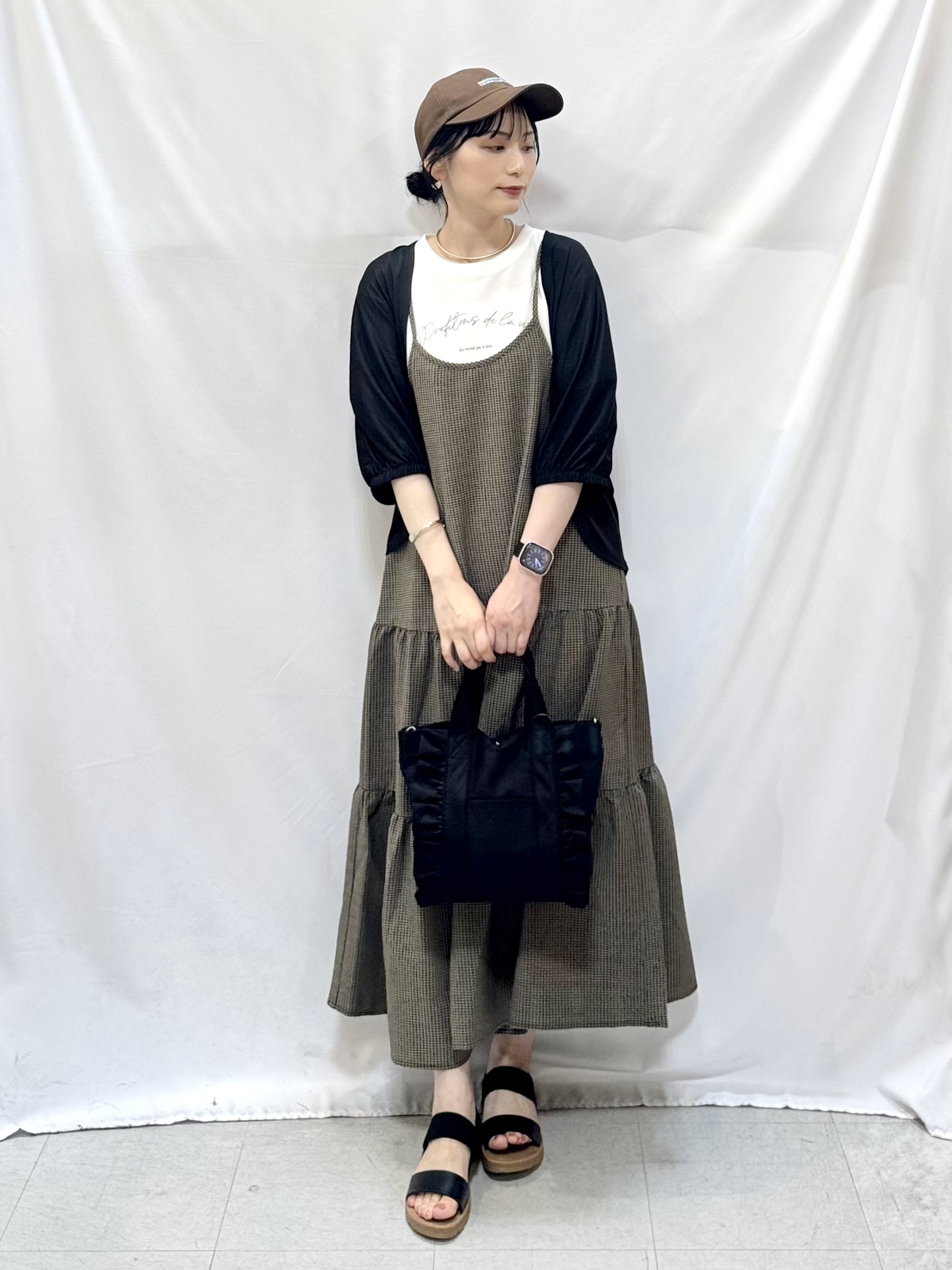 𝐇𝐢𝐫𝐨𝐦𝐢さんの「SHOO･LA･RUE｜【UV/体型カバー】冷房や朝晩の冷え込み対策にも さらとろ5分袖カーディガン」を使ったコーディネート