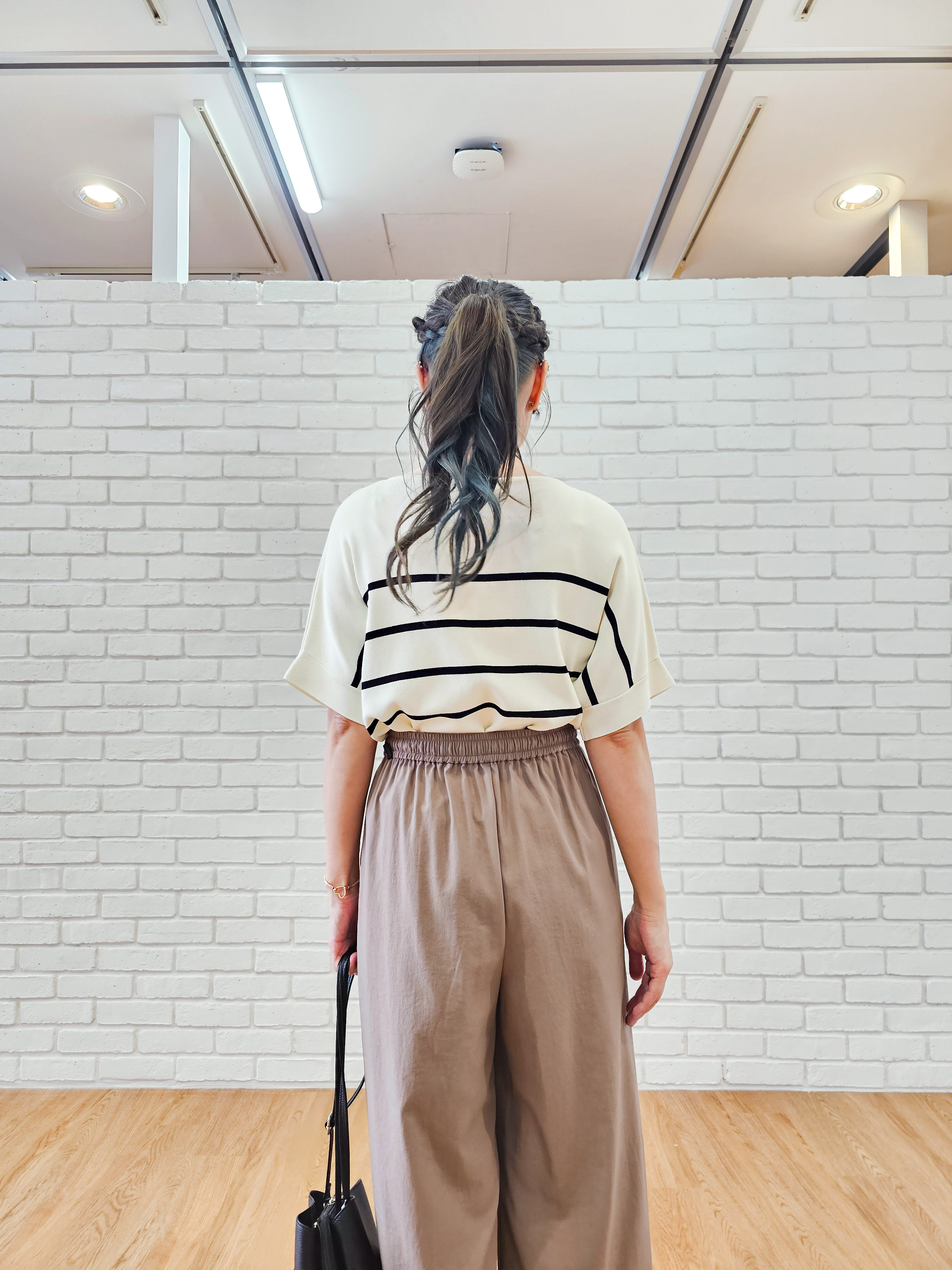 ゆゆさんの「SHOO･LA･RUE｜【毎日洗える/UV】二の腕隠れる さらっとドルマン半袖ニット」を使ったコーディネート