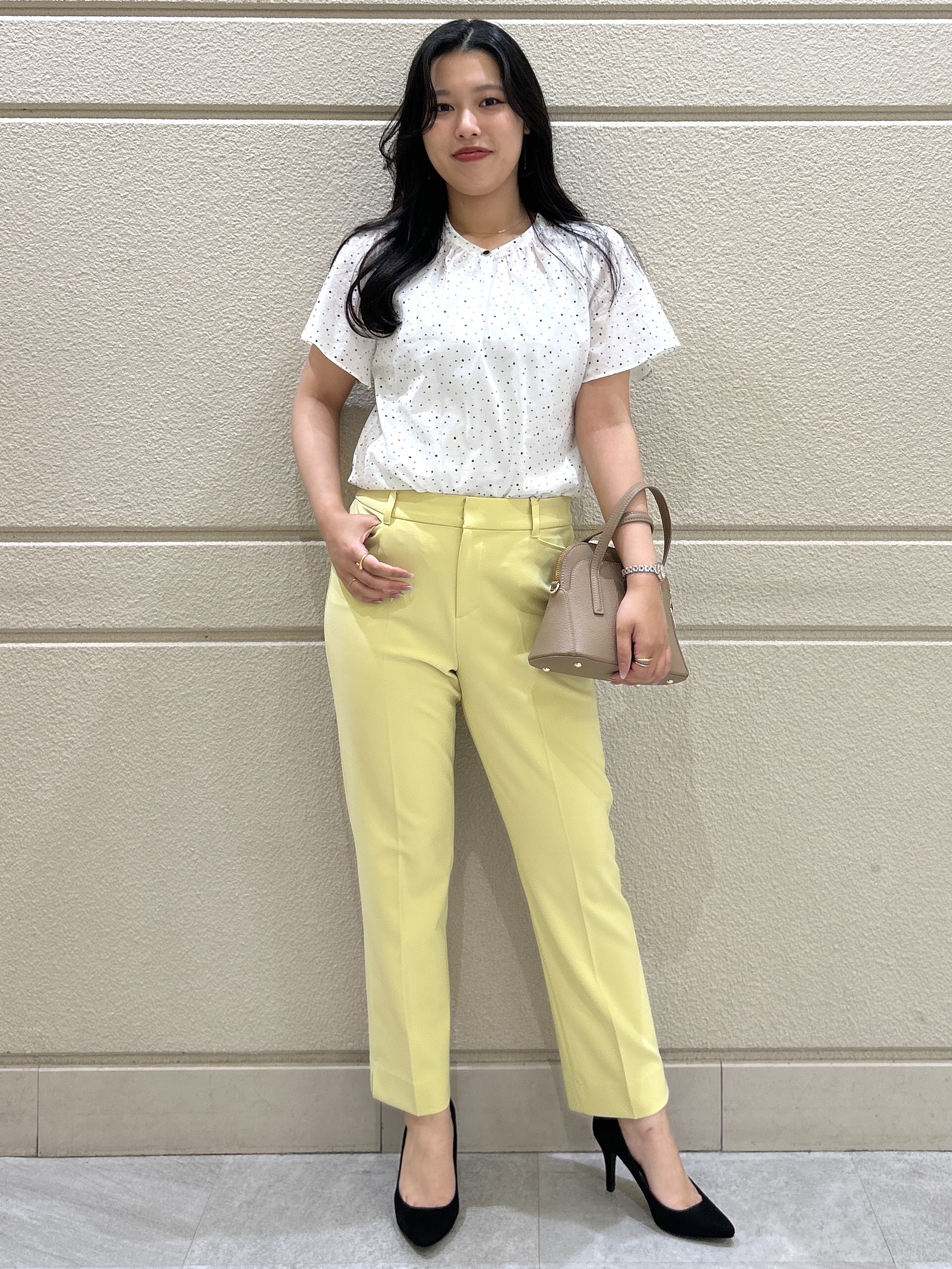 Momokaさんの「COUP DE CHANCE｜【手洗い可／日本製】ドットフロッキーブラウス」を使ったコーディネート
