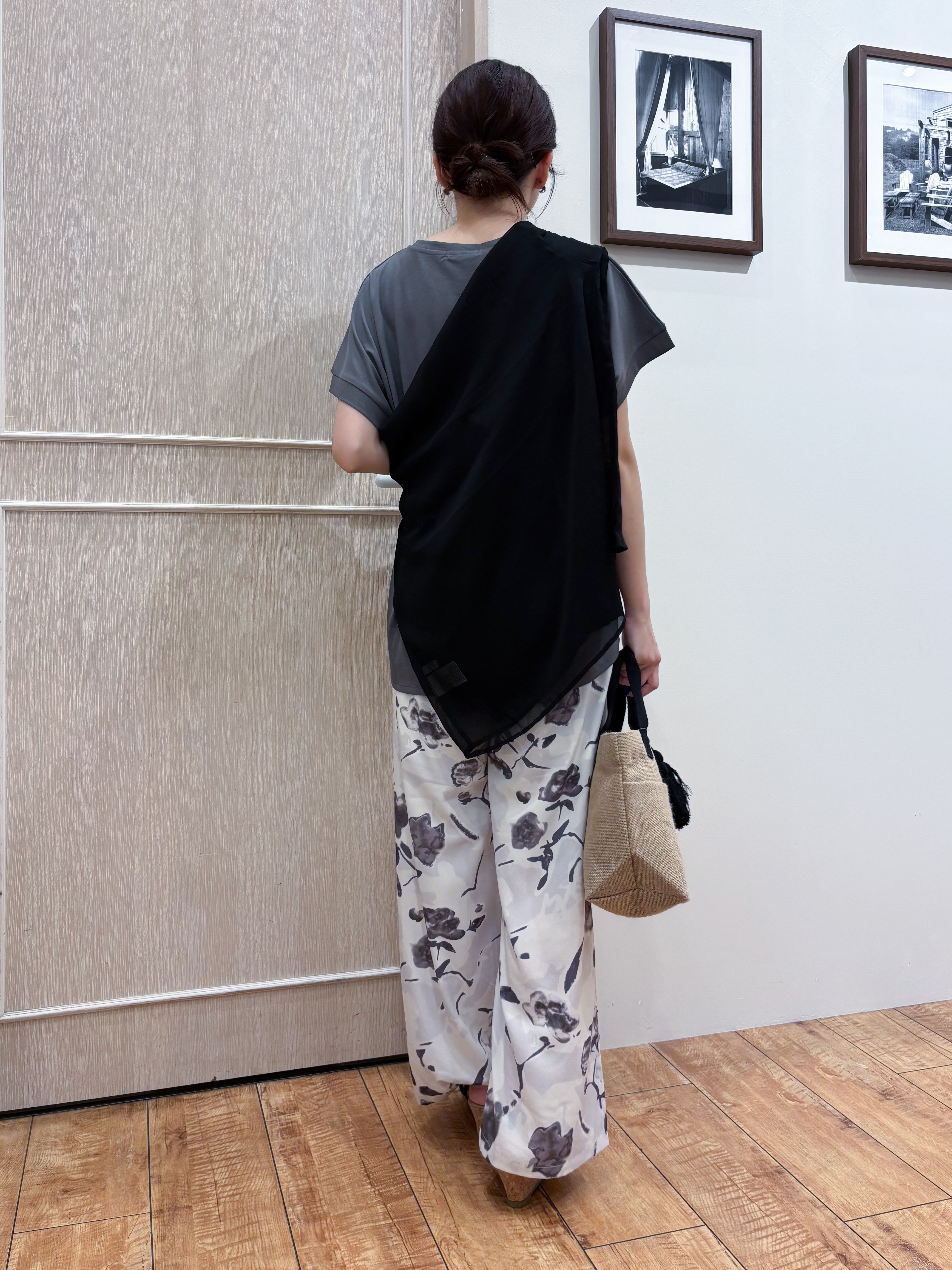 なみさんの「SHOO･LA･RUE｜【洗濯機可】ダブルポケット 楊柳しぼしぼシアーシャツ」を使ったコーディネート