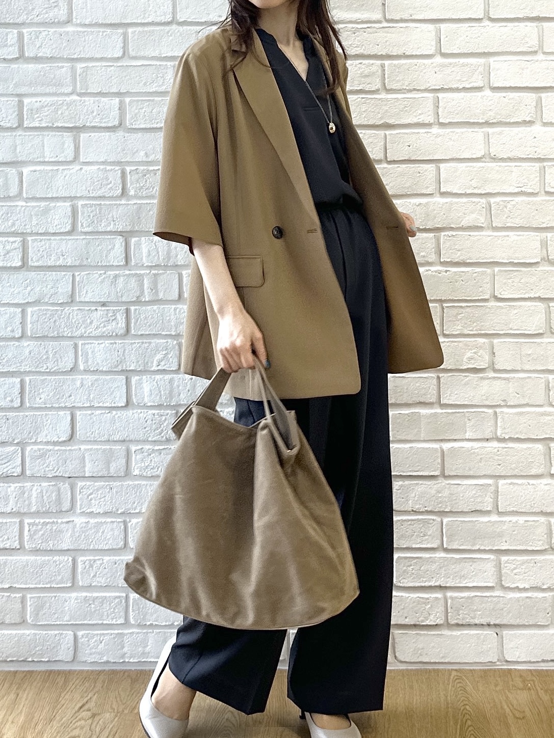 Miwaさんの「UNTITLED｜【秋の通勤羽織/セットアップ可/UVカット】エアリークール半袖ジャケット」を使ったコーディネート