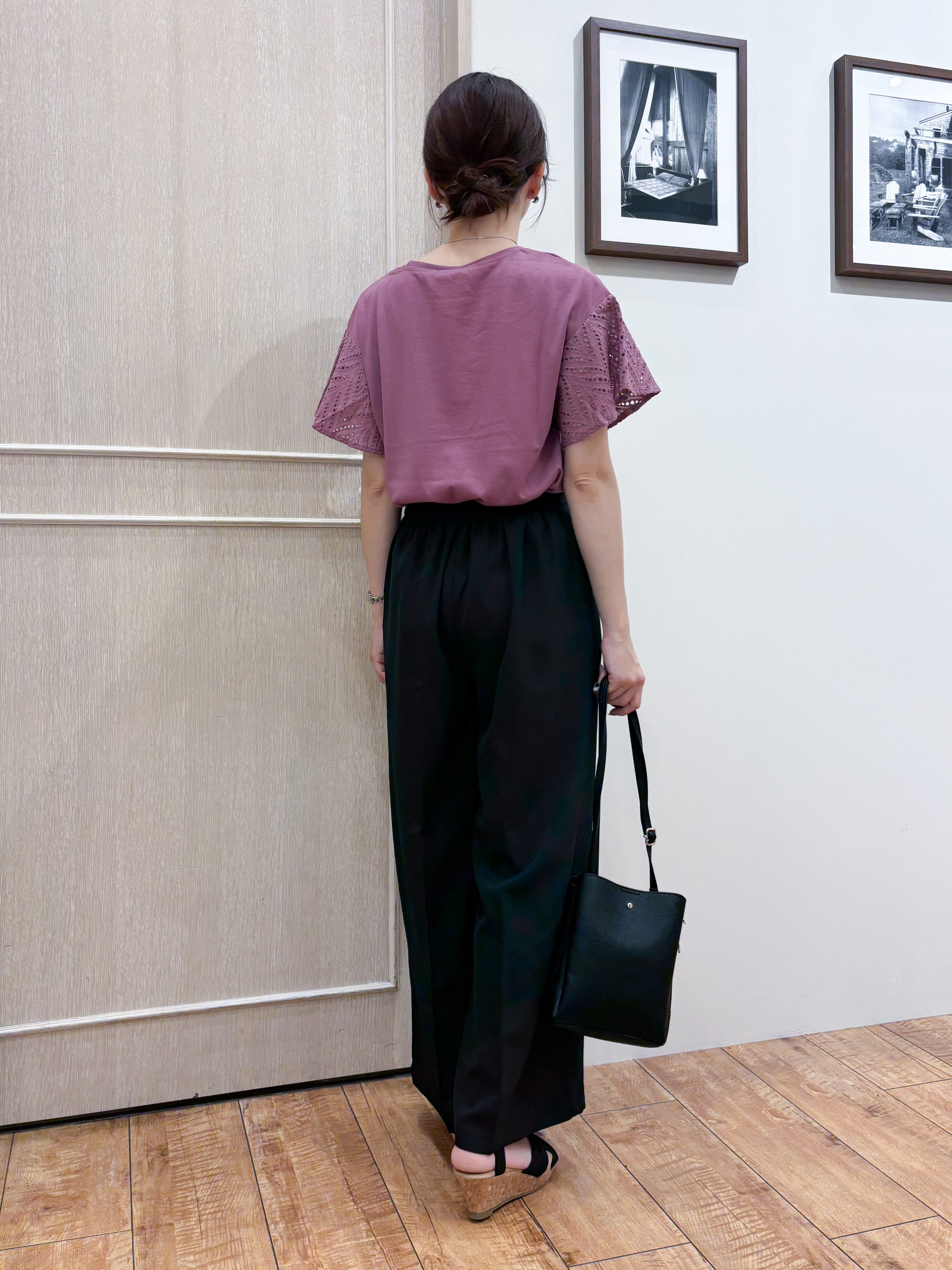 なみさんの「SHOO･LA･RUE｜【S-LL/洗濯機可/体型カバー】汗じみが気になりにくい お袖レースフレアTシャツ」を使ったコーディネート
