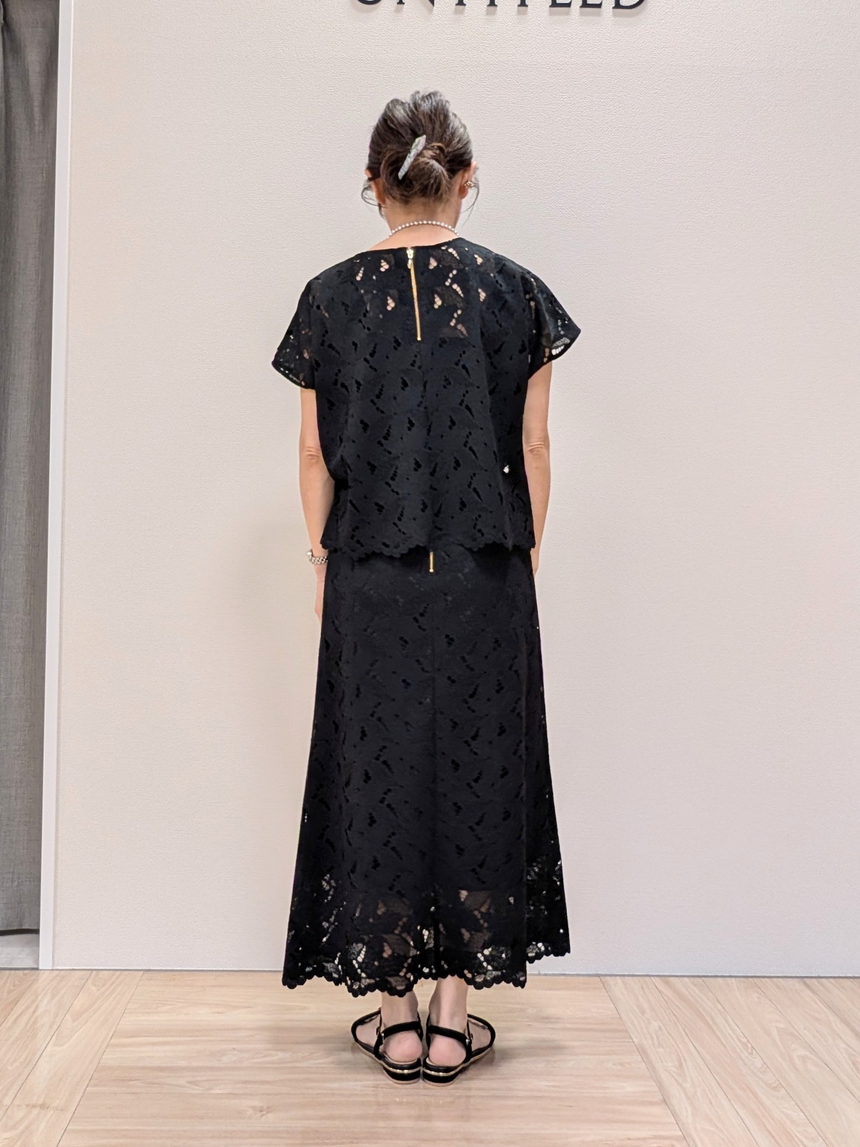 Rieさんの「UNTITLED｜【セットアップ可/品のある透け感】リーフレースブラウス」を使ったコーディネート
