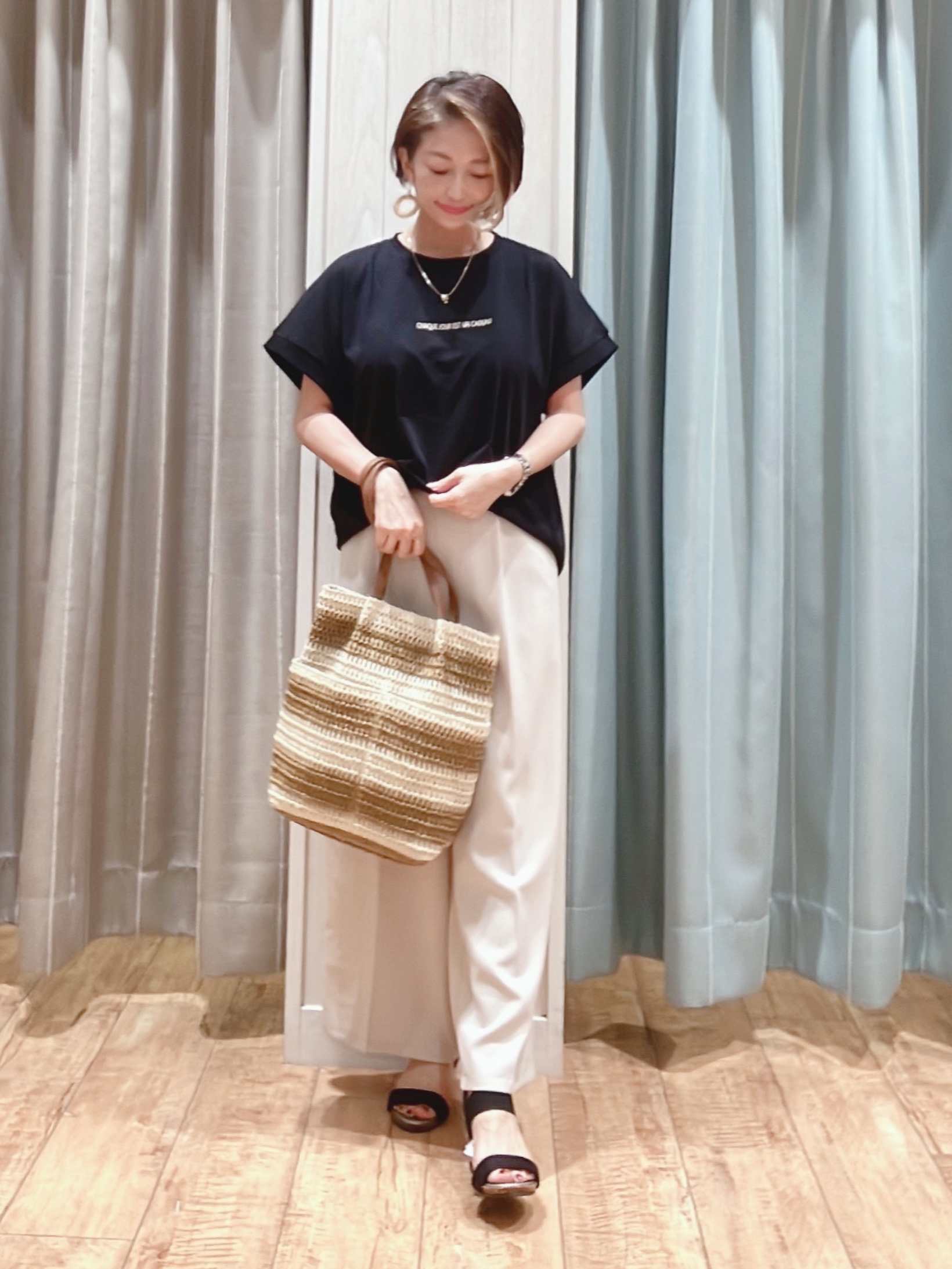 aaamiさんの「SHOO･LA･RUE｜【洗濯機可/選べる6色】程よいシアー感が涼し気 ゆったりワッシャードルマンブラウス」を使ったコーディネート