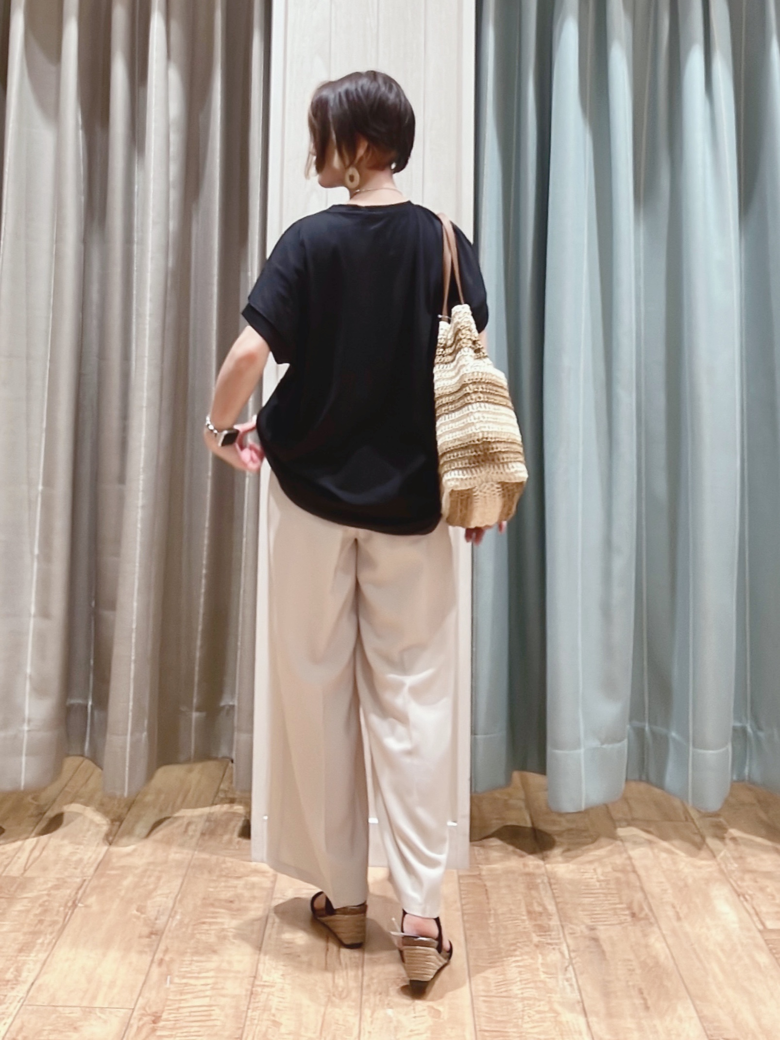 aaamiさんの「SHOO･LA･RUE｜【洗濯機可/選べる6色】程よいシアー感が涼し気 ゆったりワッシャードルマンブラウス」を使ったコーディネート