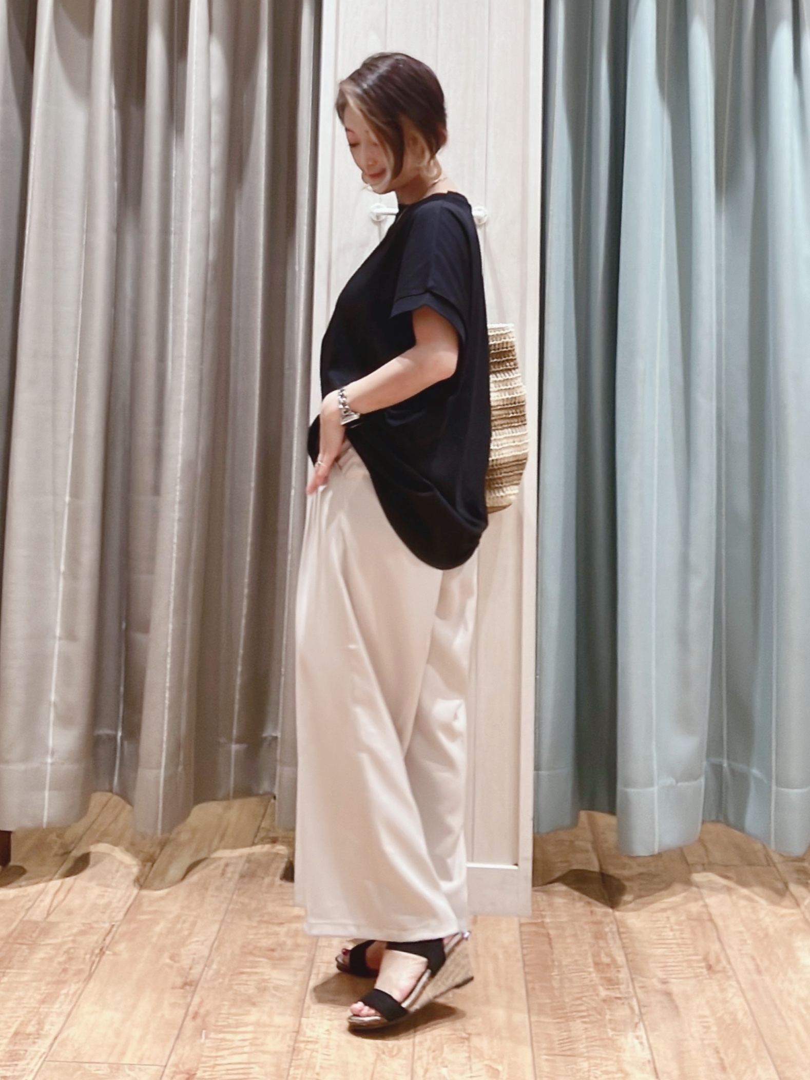 aaamiさんの「SHOO･LA･RUE｜【洗濯機可/選べる6色】程よいシアー感が涼し気 ゆったりワッシャードルマンブラウス」を使ったコーディネート