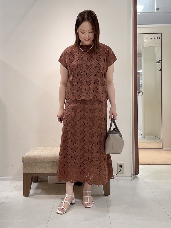 YUIさんの「UNTITLED｜【セットアップ可/品のある透け感】リーフレースブラウス」を使ったコーディネート