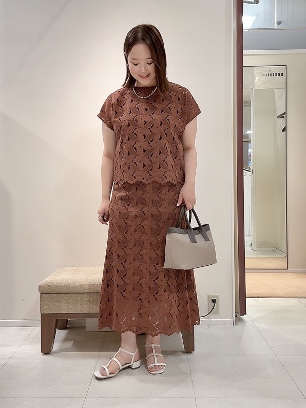 YUIさんの「UNTITLED｜【セットアップ可/品のある透け感】リーフレースブラウス」を使ったコーディネート