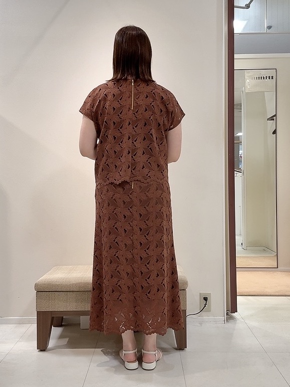 YUIさんの「UNTITLED｜【セットアップ可/品のある透け感】リーフレースブラウス」を使ったコーディネート