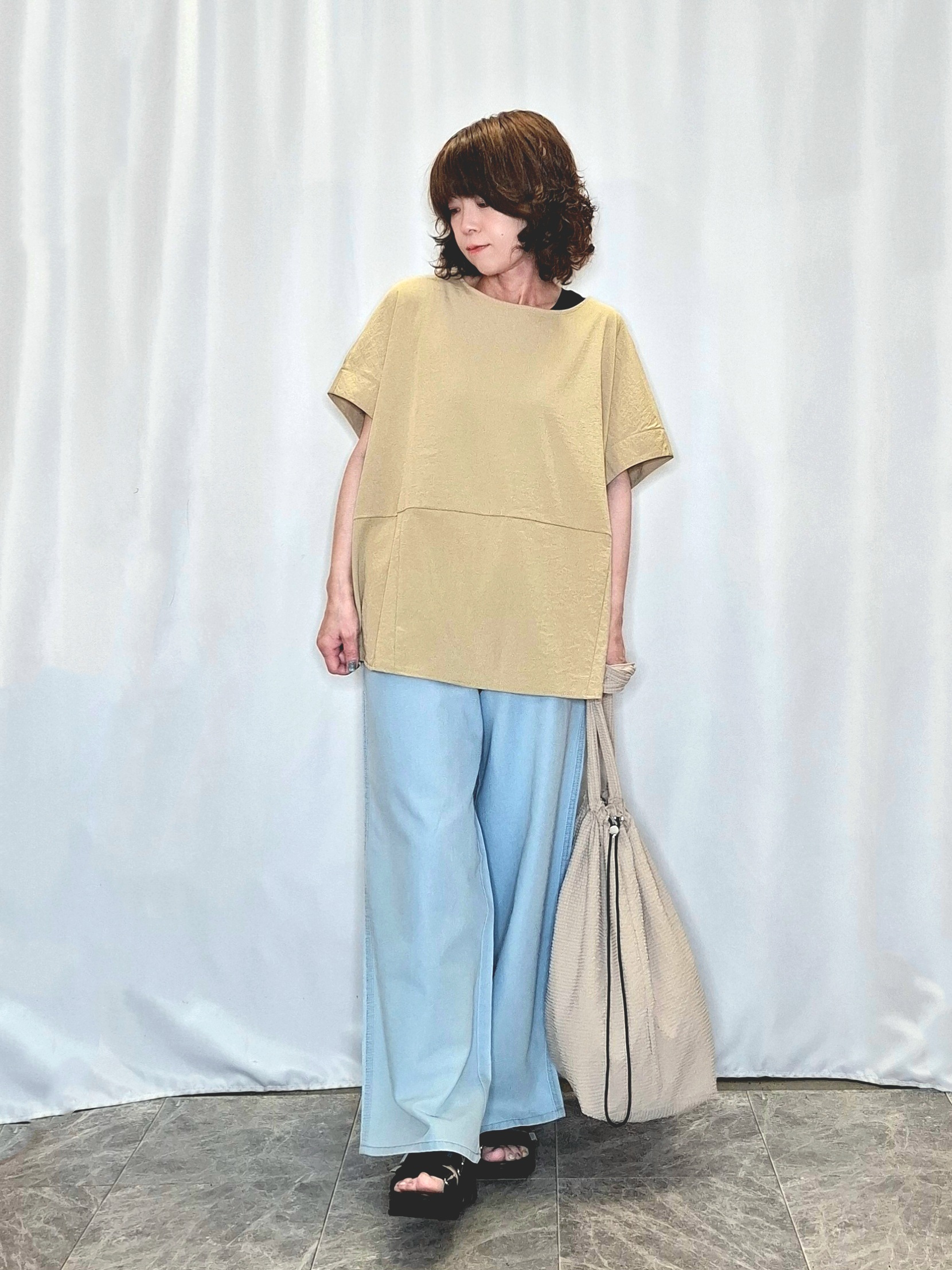 ぬーさんの「SHOO･LA･RUE｜【洗濯機可/セットアップ可】軽凛(かろりん) シンプル上品 切替コクーントップス」を使ったコーディネート