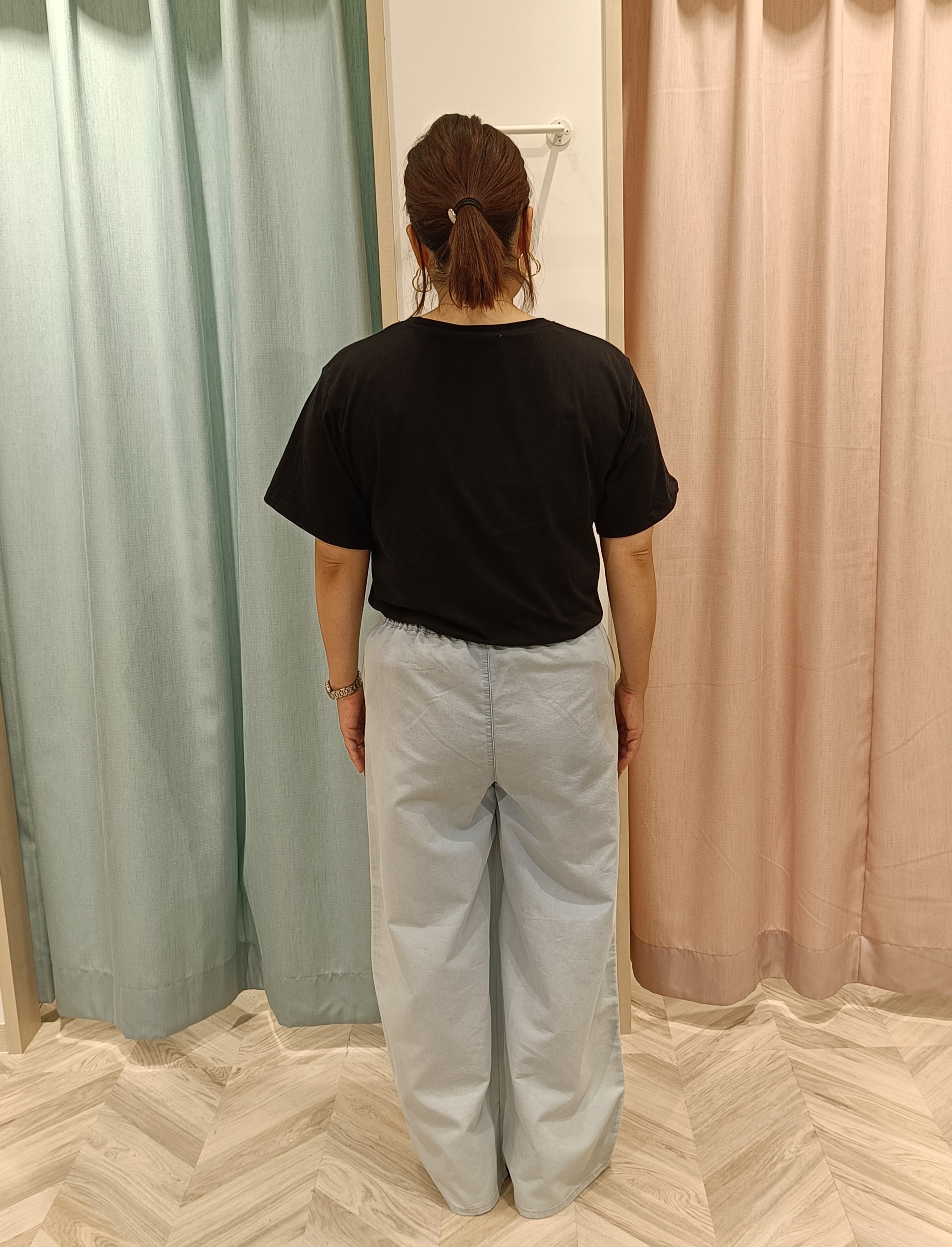 カオリさんの「SHOO･LA･RUE｜【洗濯機可/S-LL】夏に快適サラサラ感 大人のプリントTシャツ」を使ったコーディネート