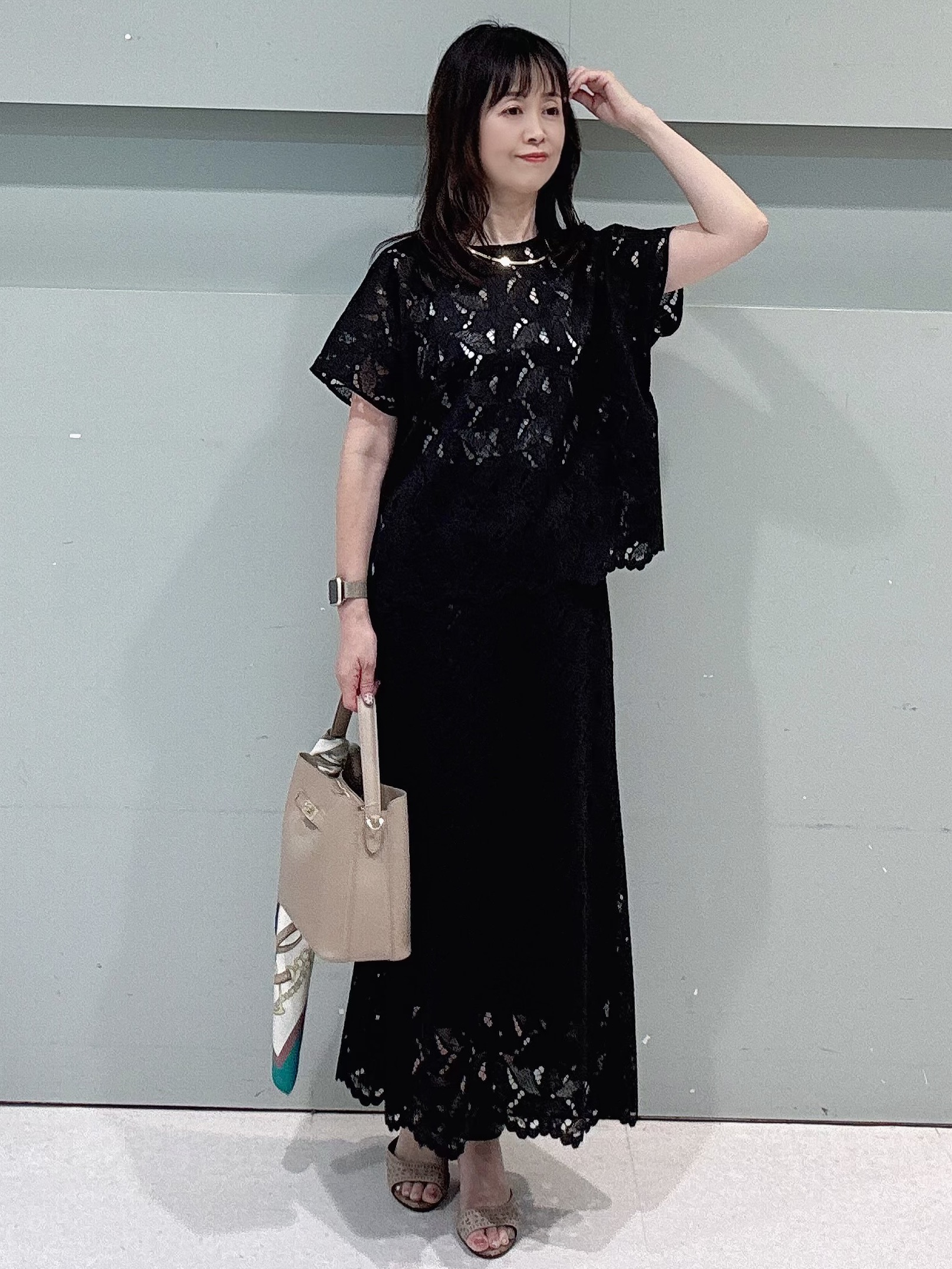 makiさんの「UNTITLED｜【セットアップ可/品のある透け感】リーフレースブラウス」を使ったコーディネート