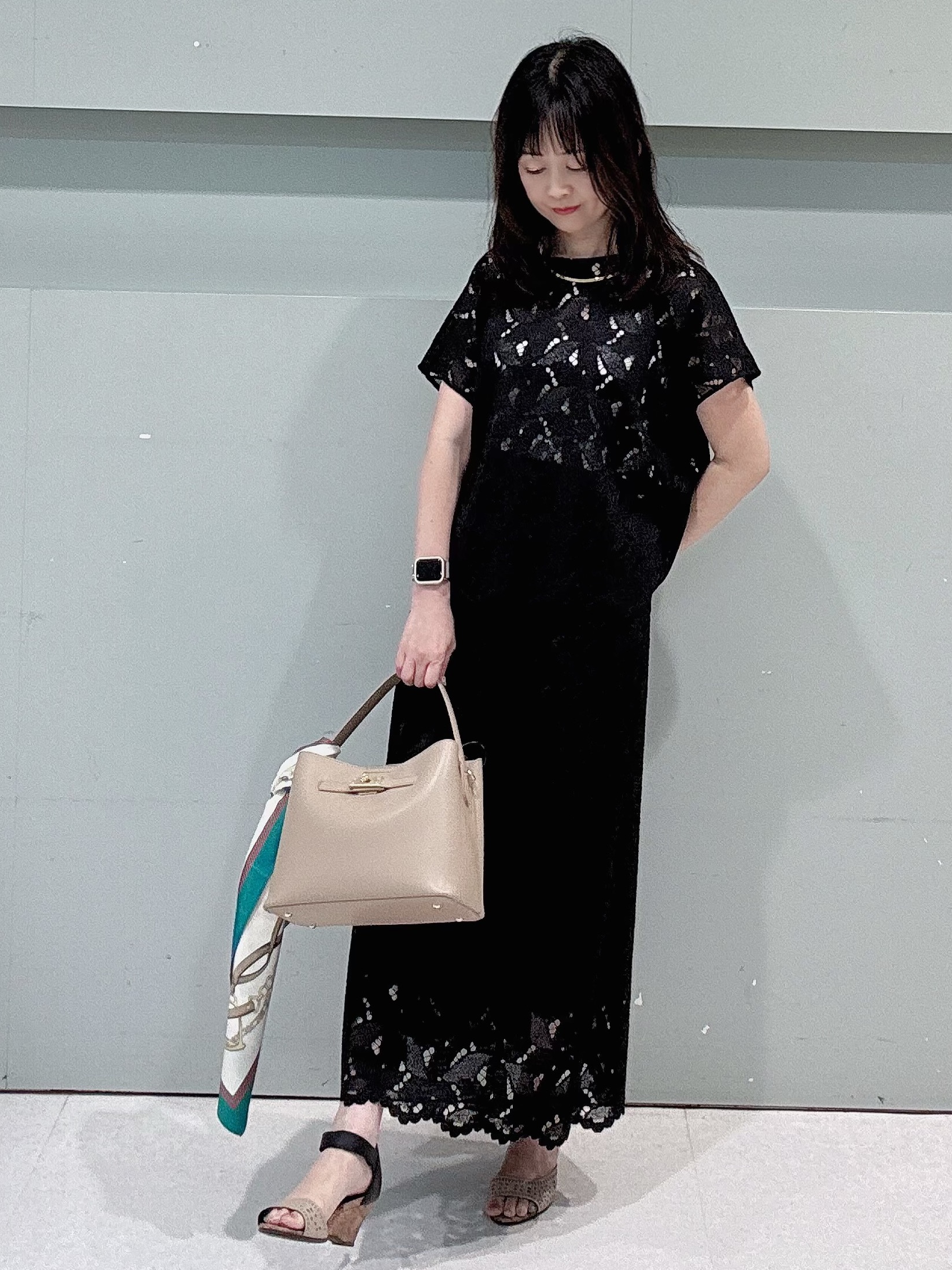 makiさんの「UNTITLED｜【セットアップ可/品のある透け感】リーフレースブラウス」を使ったコーディネート