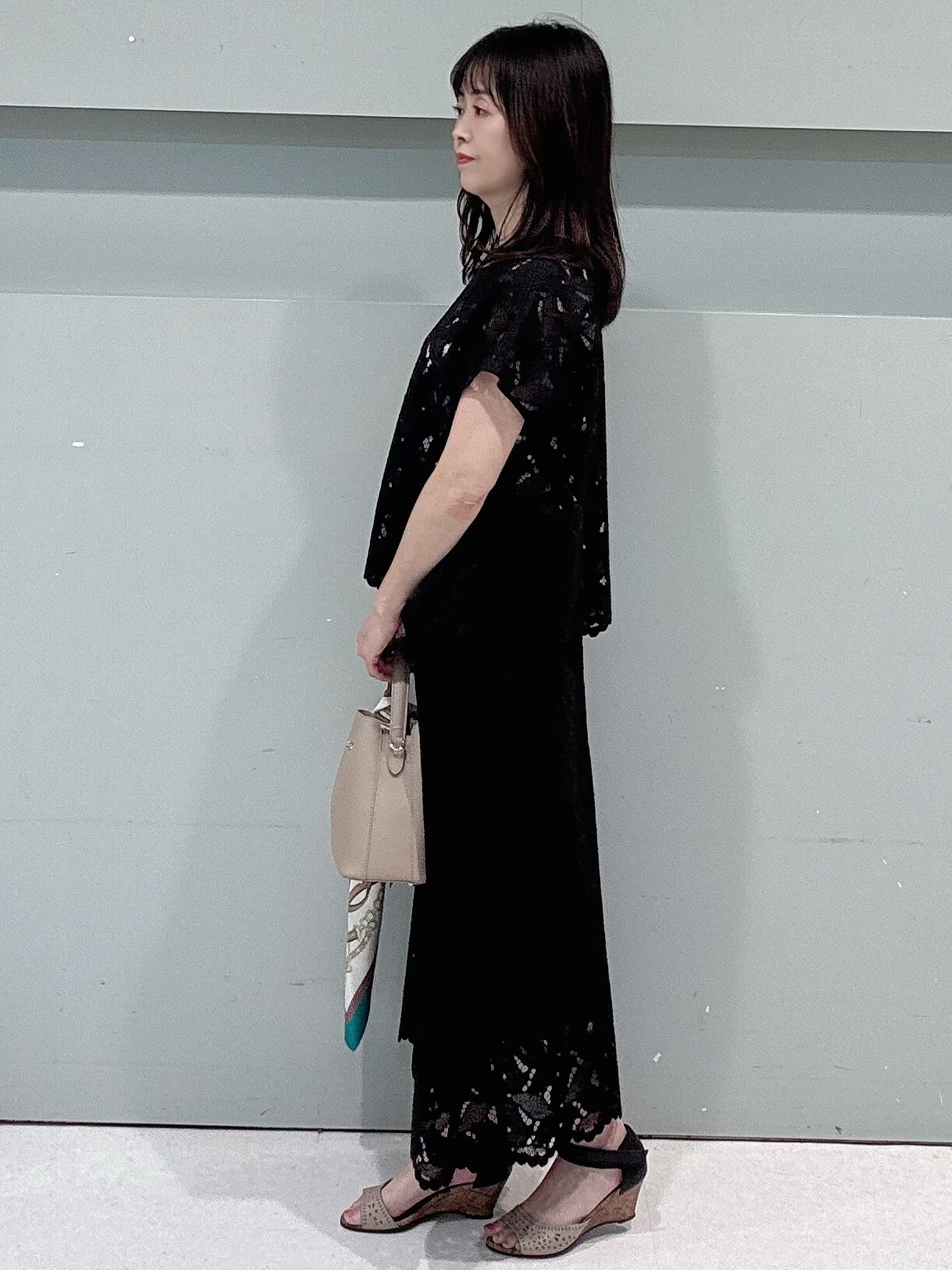 makiさんの「UNTITLED｜【セットアップ可/品のある透け感】リーフレースブラウス」を使ったコーディネート