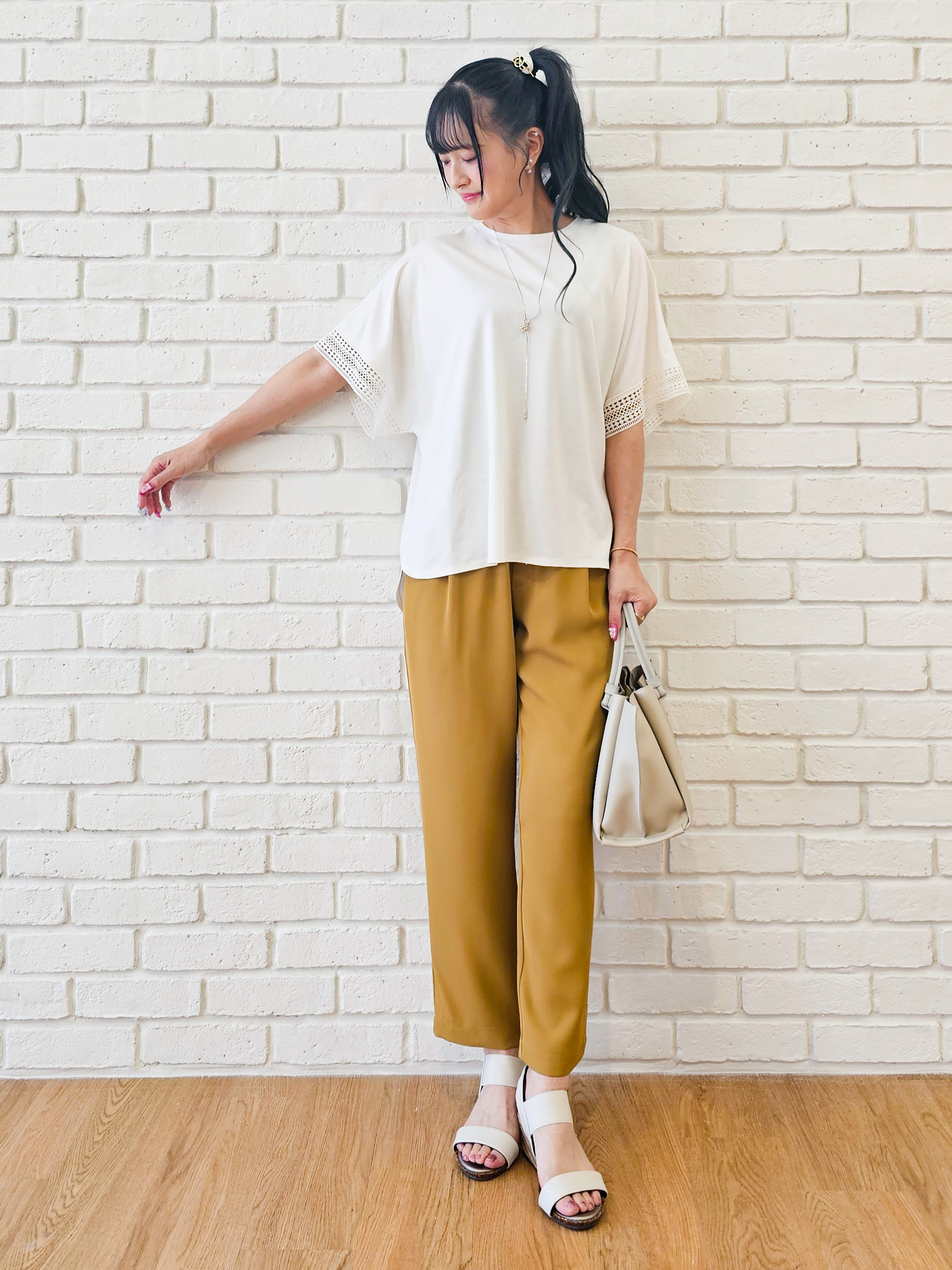 ゆゆさんの「SHOO･LA･RUE｜【UV/洗濯機可/体型カバー】ヒップ周りが隠せる お袖レースTシャツ」を使ったコーディネート