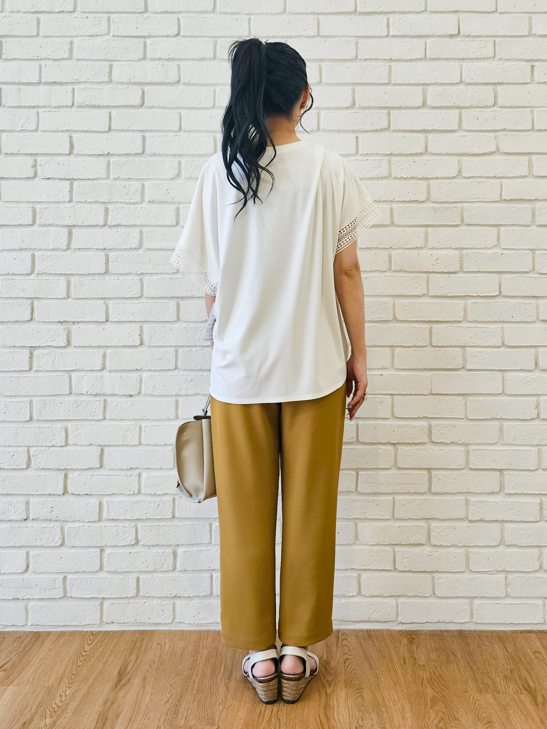 ゆゆさんの「SHOO･LA･RUE｜【UV/洗濯機可/体型カバー】ヒップ周りが隠せる お袖レースTシャツ」を使ったコーディネート