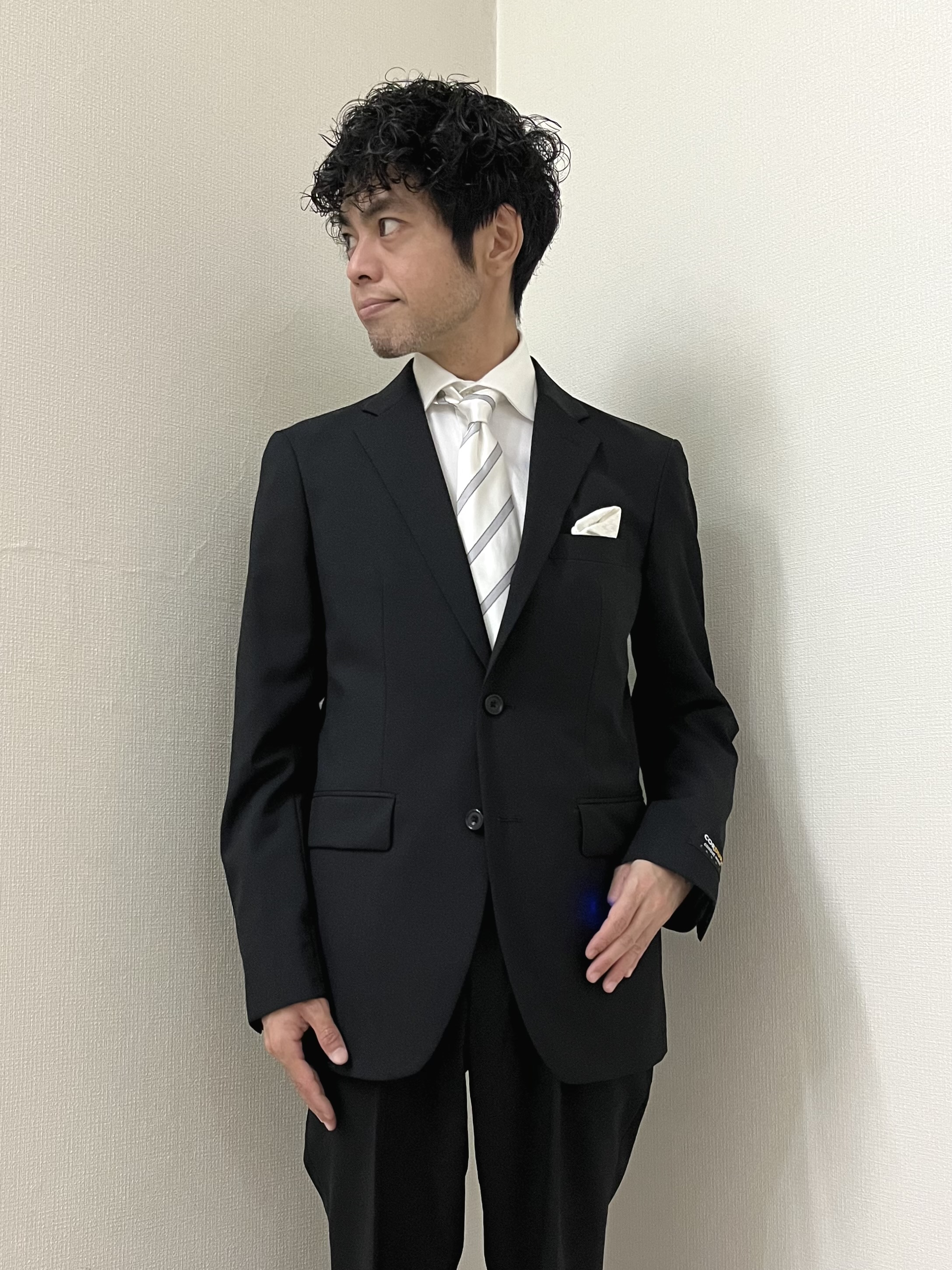 URAさんの「TAKEO KIKUCHI｜【Begin掲載】コーデュラ（R）夏素材ウールトロ　ストレッチスーツ」を使ったコーディネート