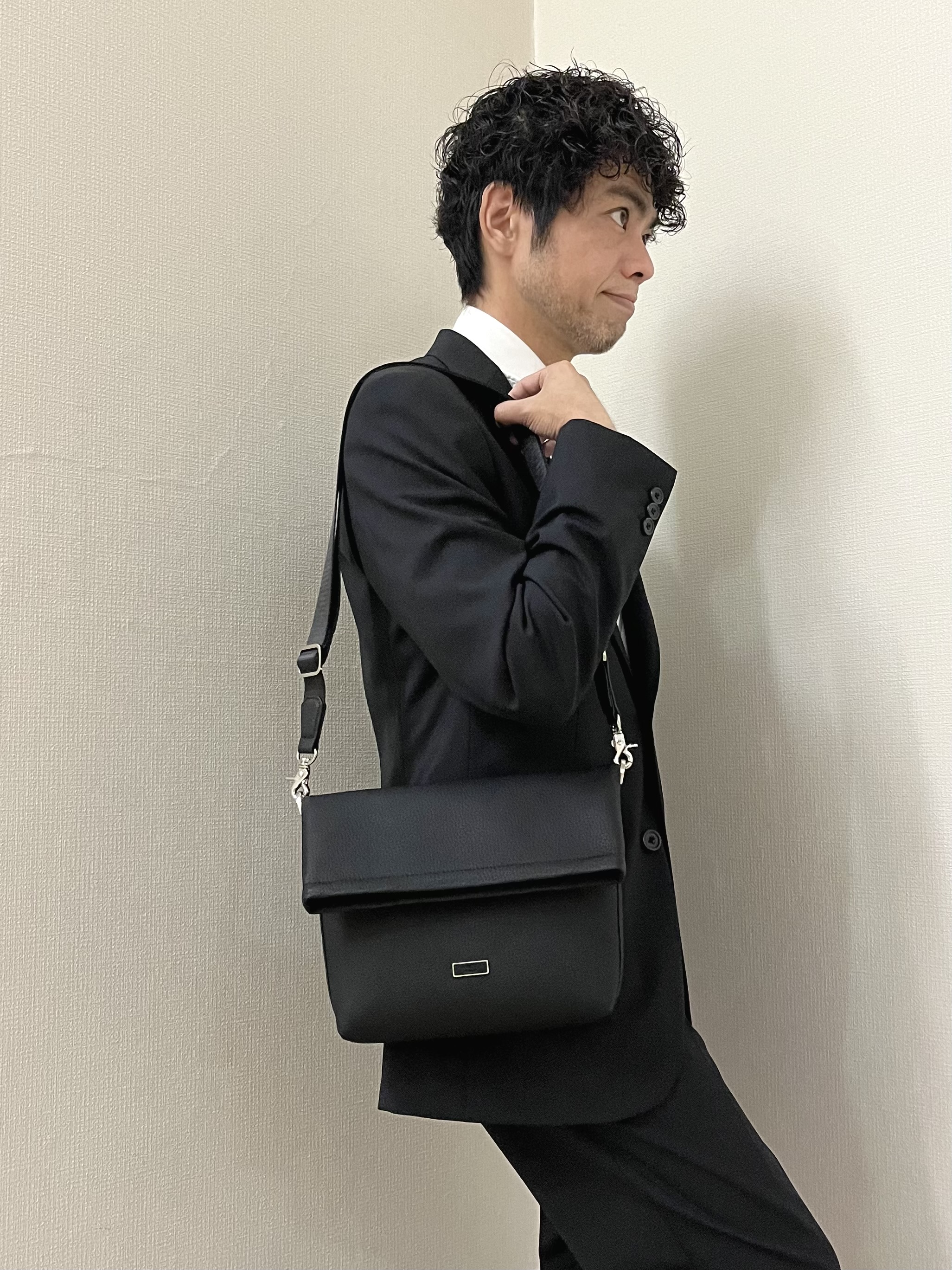 URAさんの「TAKEO KIKUCHI｜【Begin掲載】コーデュラ（R）夏素材ウールトロ　ストレッチスーツ」を使ったコーディネート