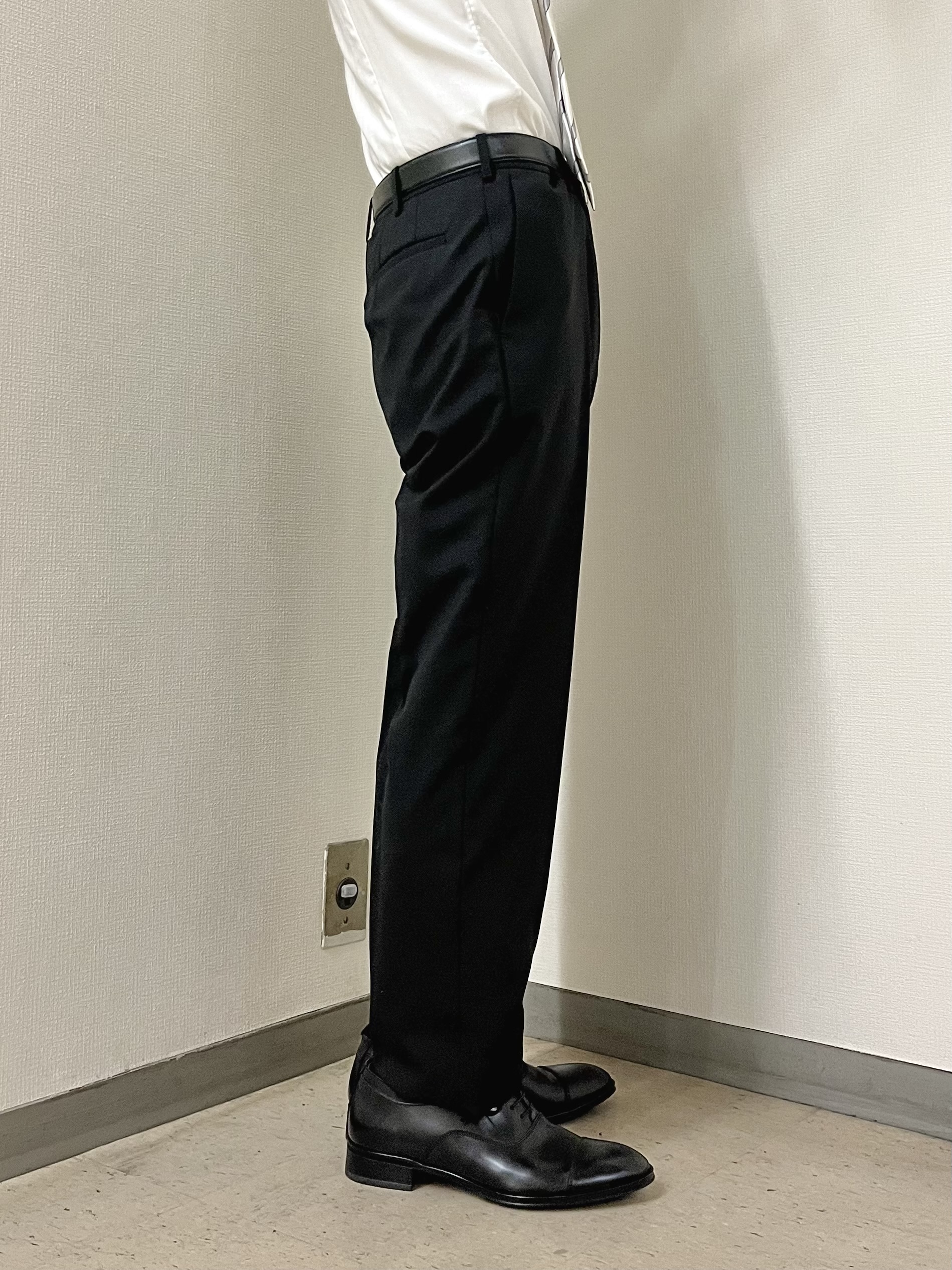 URAさんの「TAKEO KIKUCHI｜【Begin掲載】コーデュラ（R）夏素材ウールトロ　ストレッチスーツ」を使ったコーディネート