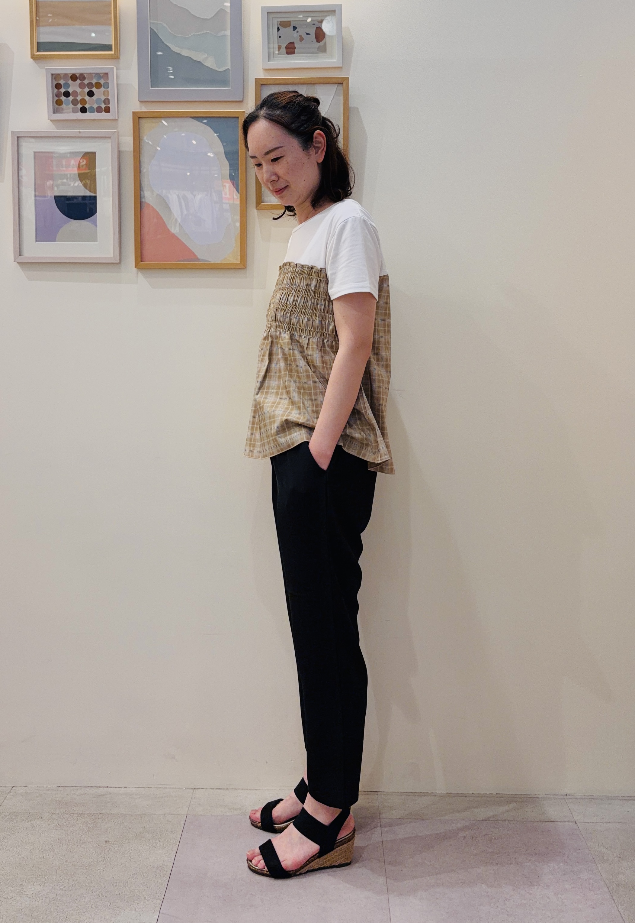 Nanaさんの「SHOO･LA･RUE｜【S-LL/洗濯機可/体型カバー】インせずサマ見え ビスチェ風異素材ドッキングTシャツ」を使ったコーディネート