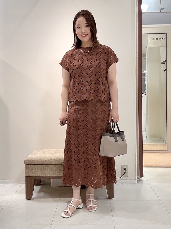 YUIさんの「UNTITLED｜【セットアップ可/品のある透け感】リーフレースブラウス」を使ったコーディネート