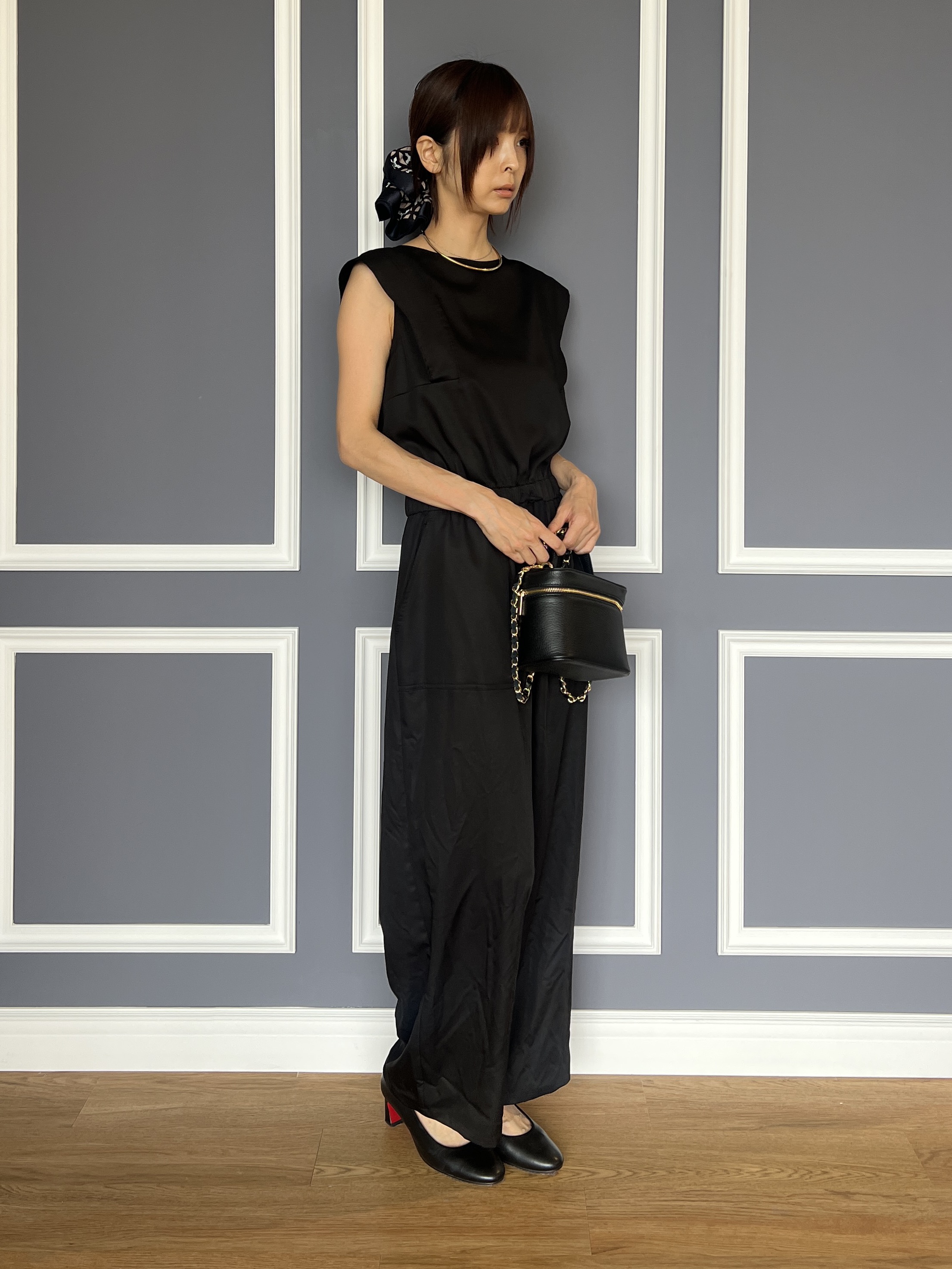misaさんの「DRESSTERIOR｜◆MILOS（ミロス）チェーン付きバニティバッグ」を使ったコーディネート