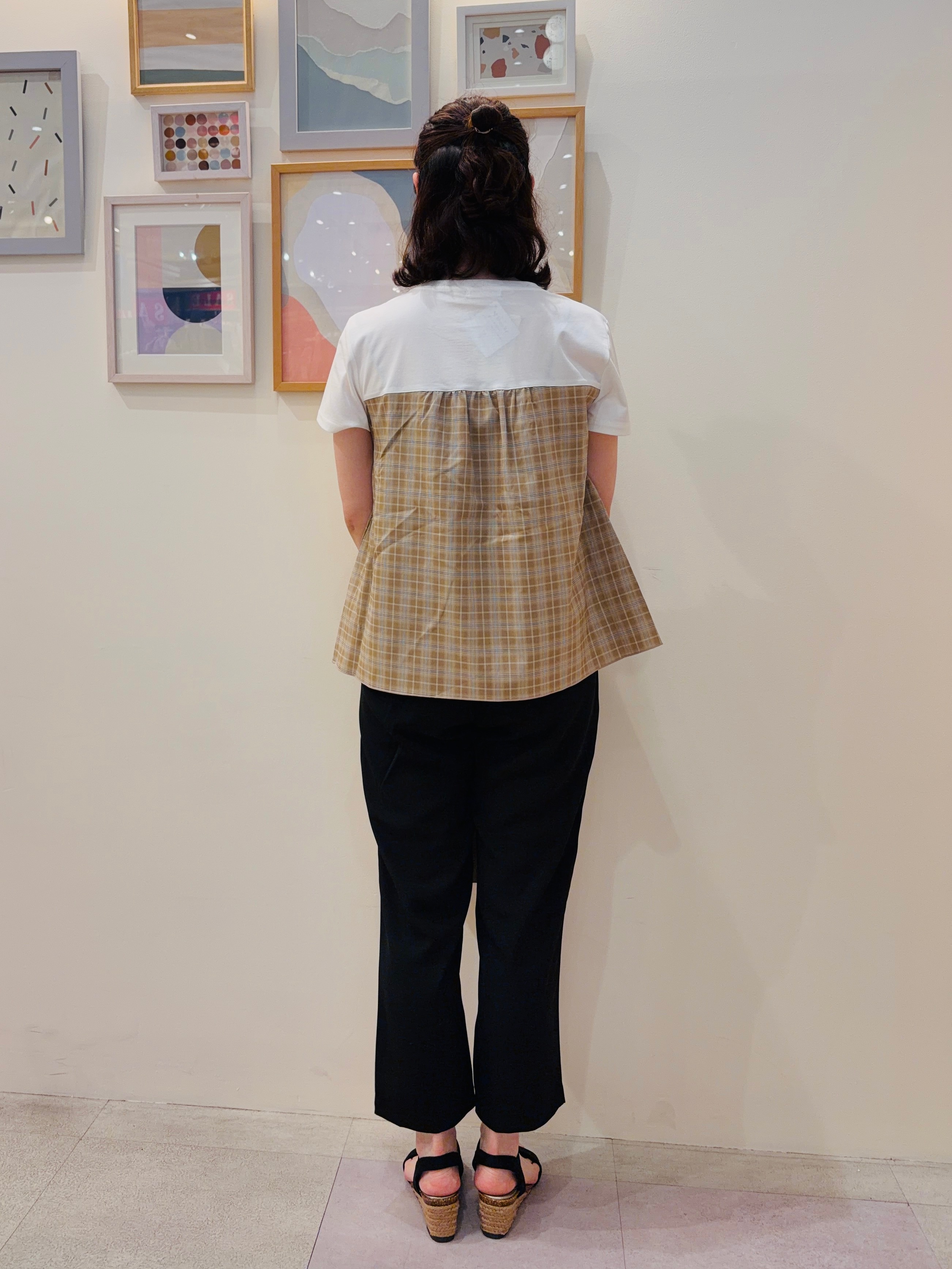 Nanaさんの「SHOO･LA･RUE｜【S-LL/洗濯機可/体型カバー】インせずサマ見え ビスチェ風異素材ドッキングTシャツ」を使ったコーディネート