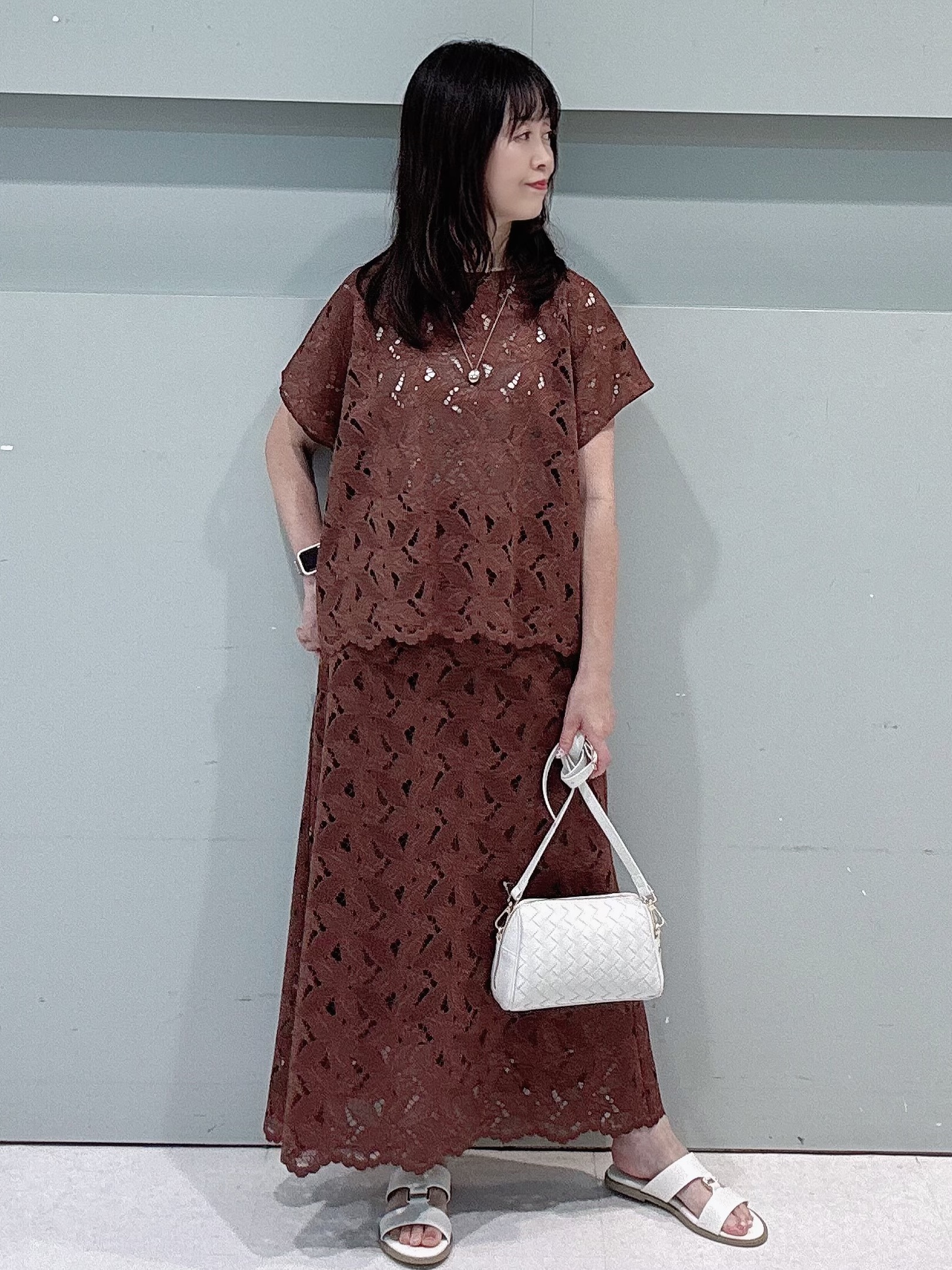 makiさんの「UNTITLED｜【セットアップ可/品のある透け感】リーフレースブラウス」を使ったコーディネート