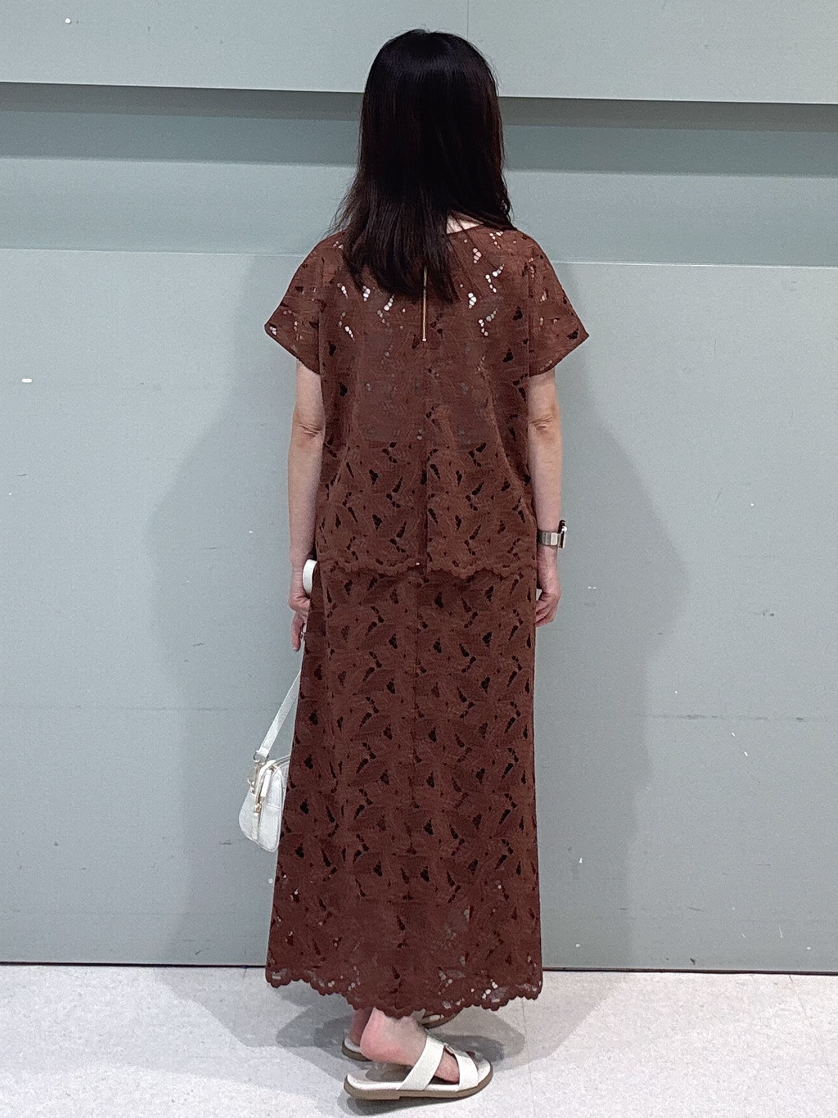 makiさんの「UNTITLED｜【セットアップ可/品のある透け感】リーフレースブラウス」を使ったコーディネート
