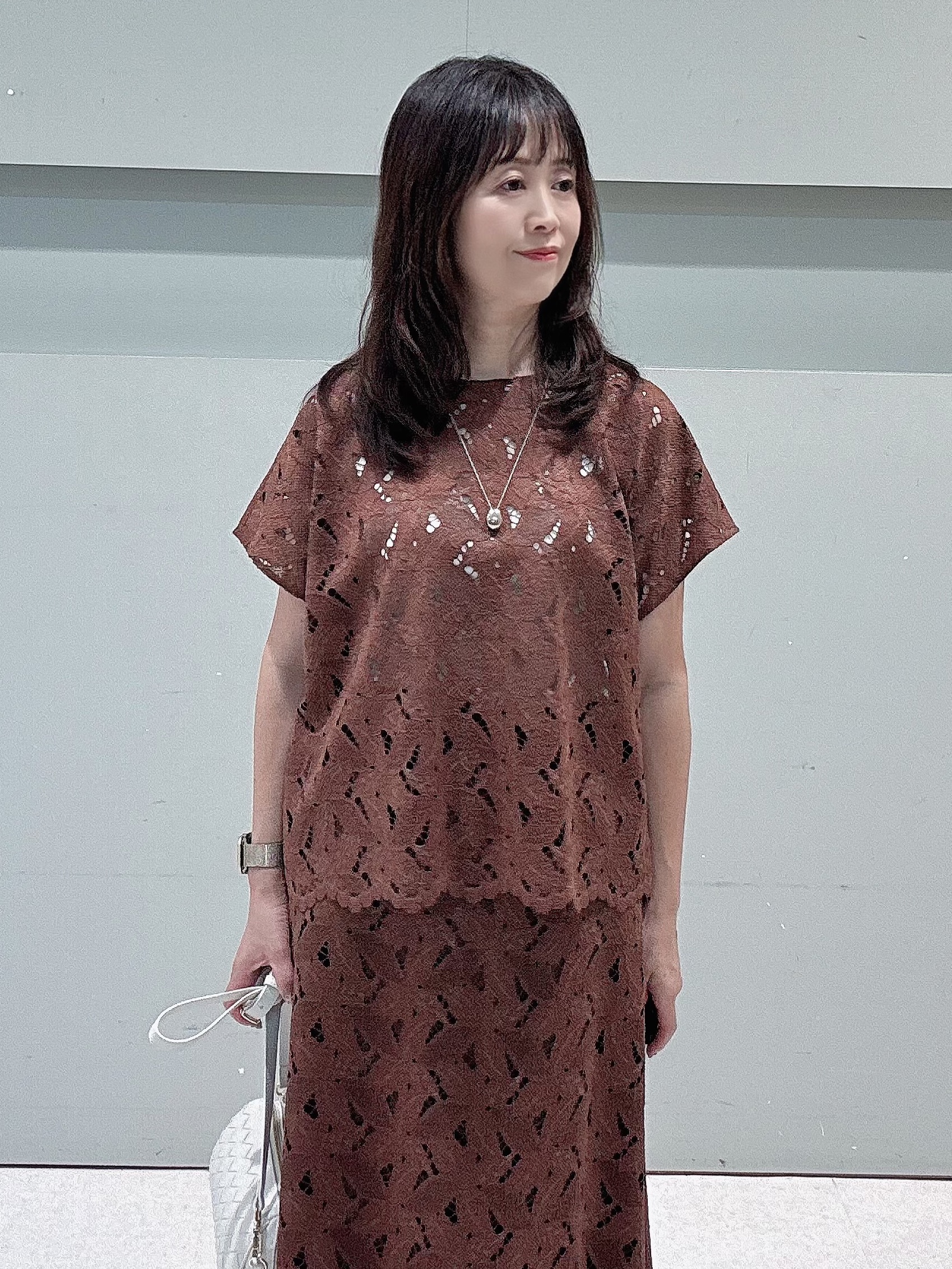 makiさんの「UNTITLED｜【セットアップ可/品のある透け感】リーフレースブラウス」を使ったコーディネート