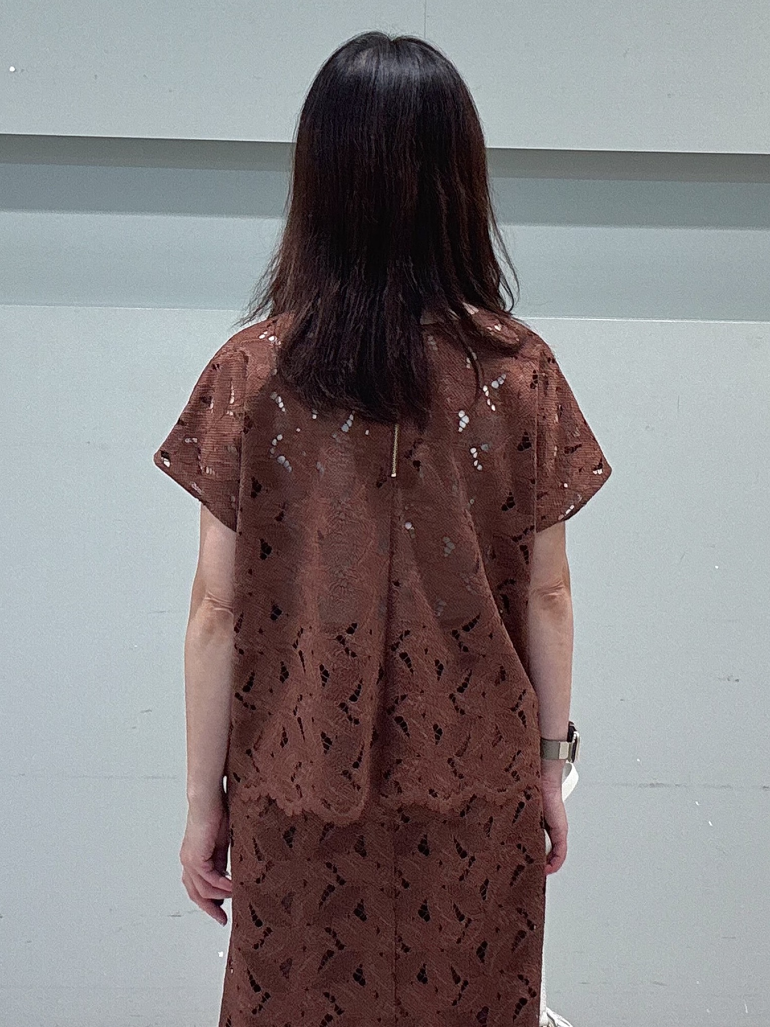 makiさんの「UNTITLED｜【セットアップ可/品のある透け感】リーフレースブラウス」を使ったコーディネート