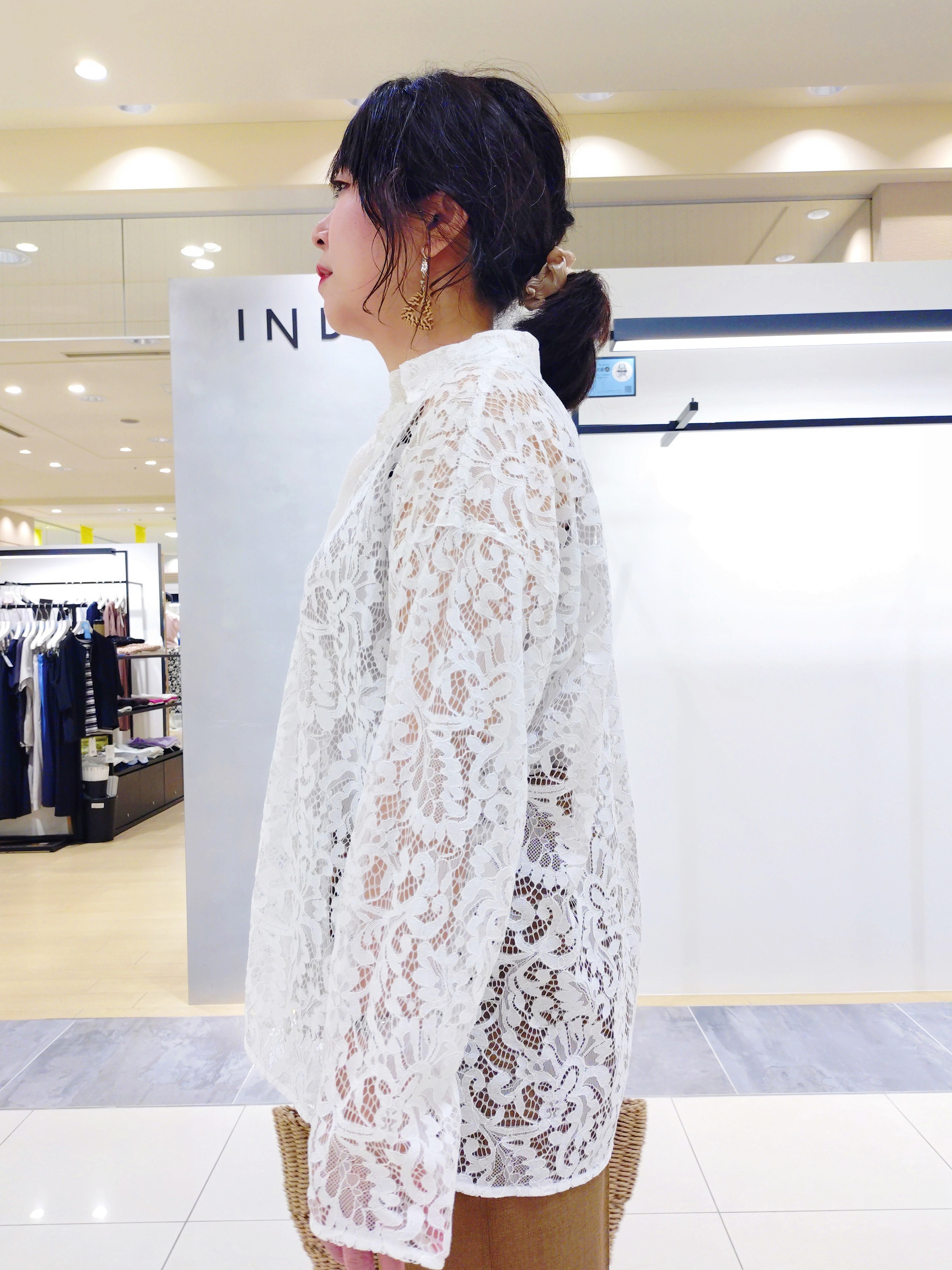 TOMOMIさんの「INDIVI｜【洗える／メッシュ素材／SETUP可能】ワイドパンツ」を使ったコーディネート