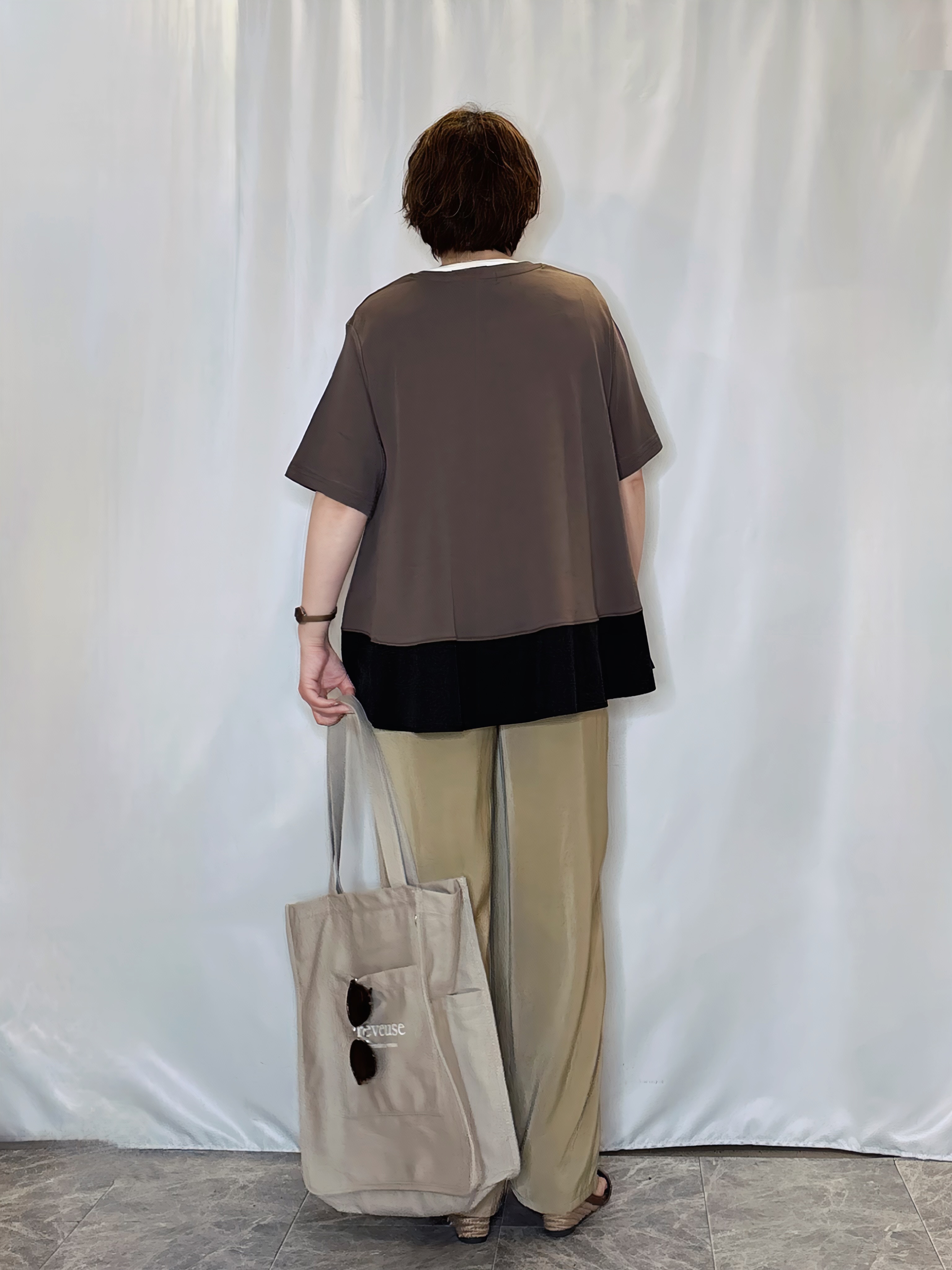 たみさんの「SHOO･LA･RUE｜【UV/抗菌防臭/洗濯機可】体型カバーも叶う 裾切り替えAライントップス」を使ったコーディネート