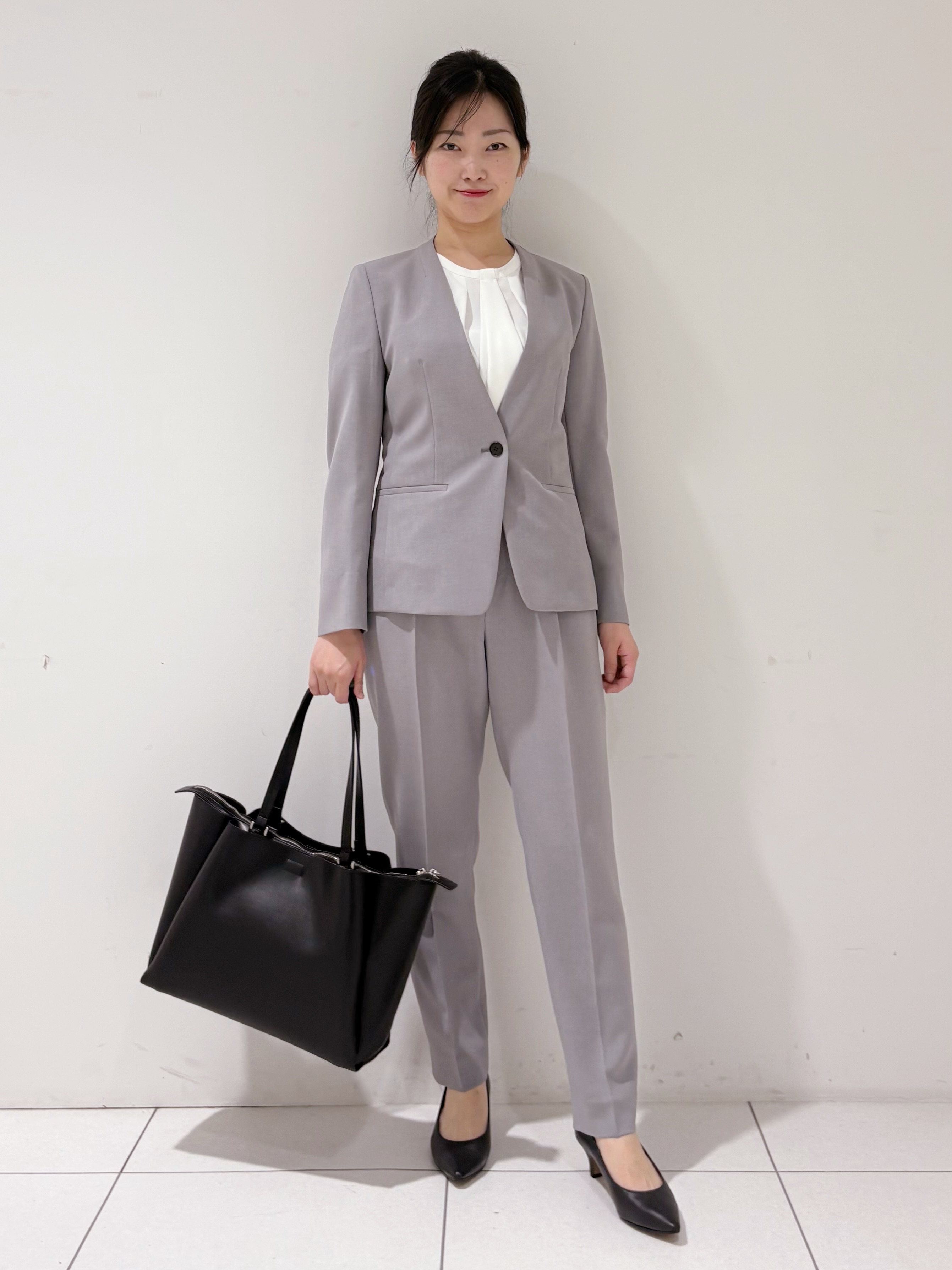 momokoさんの「INDIVI｜【定番スーツ／UVケア／洗える】ウール調テーラードジャケット」を使ったコーディネート