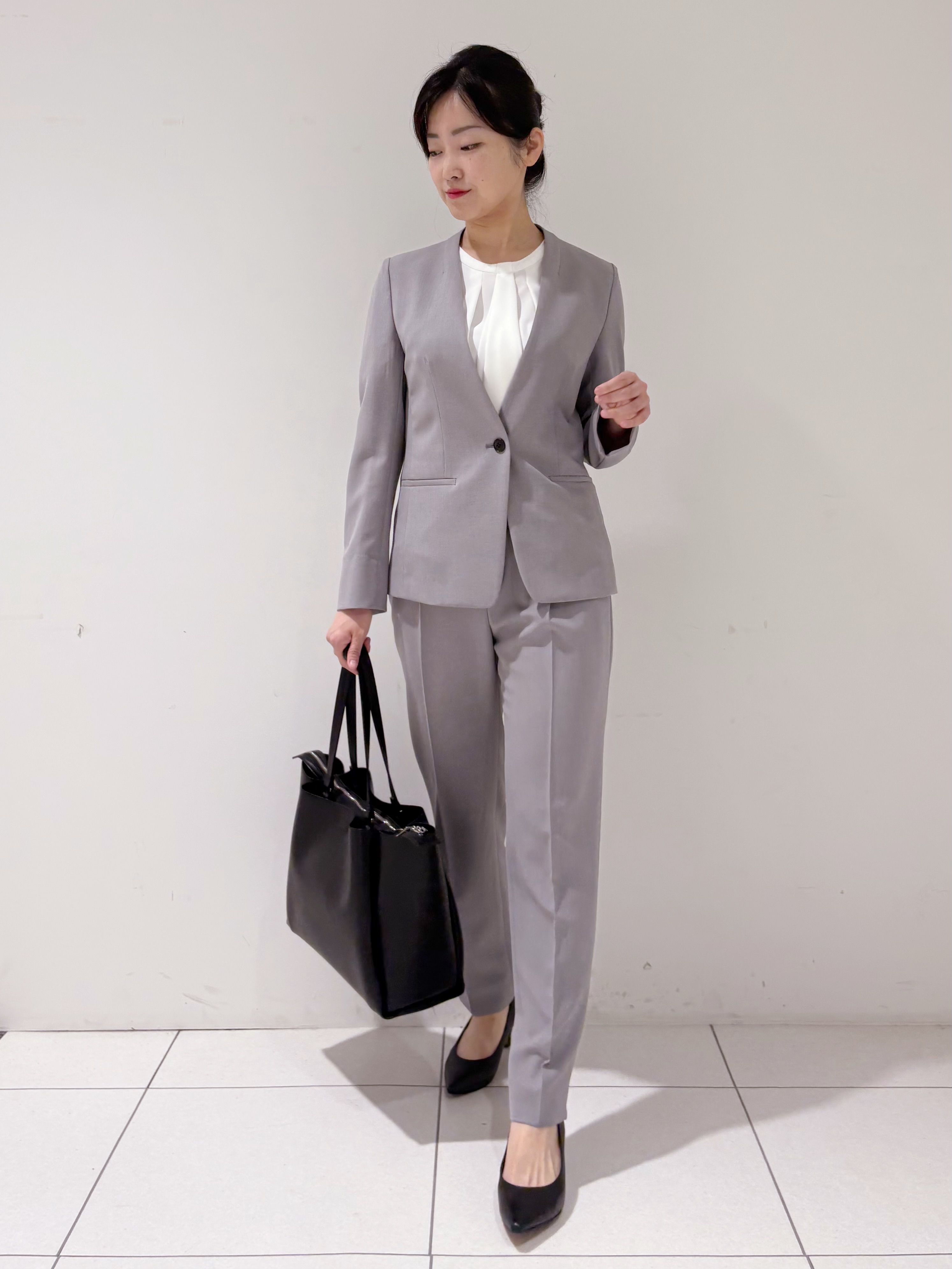 momokoさんの「INDIVI｜【定番スーツ／UVケア／洗える】ウール調テーラードジャケット」を使ったコーディネート