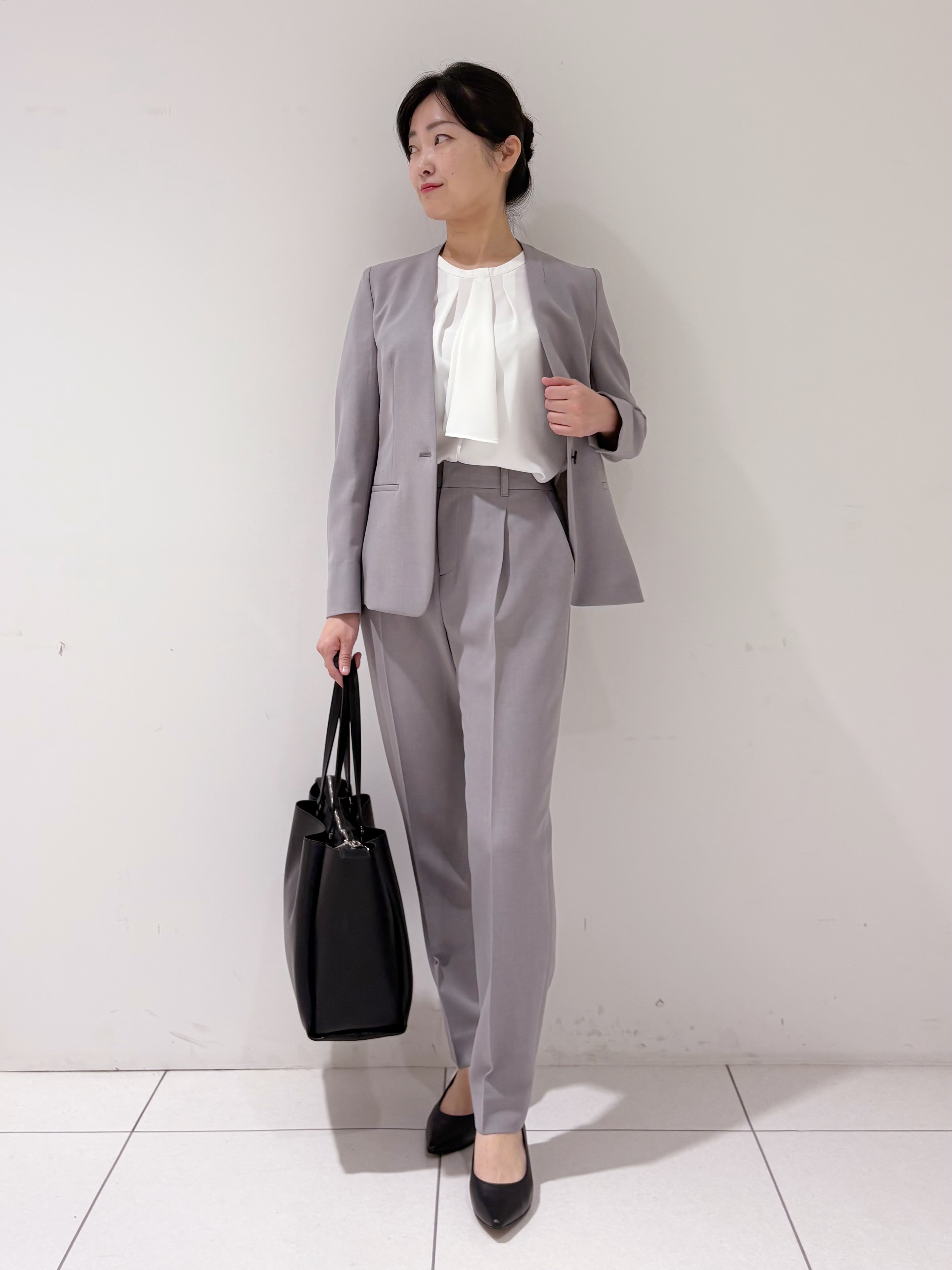 momokoさんの「INDIVI｜【定番スーツ／UVケア／洗える】ウール調テーラードジャケット」を使ったコーディネート
