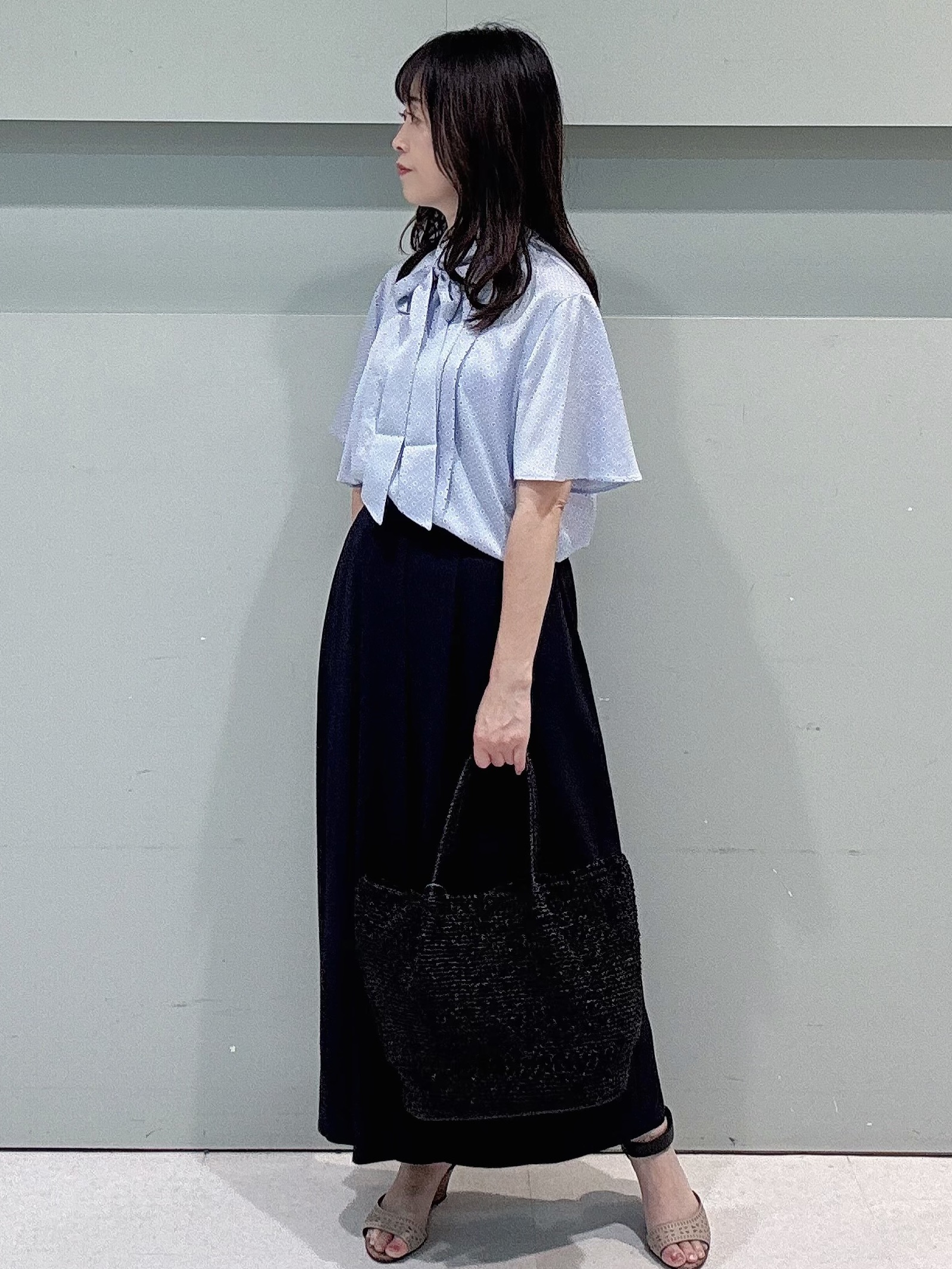 makiさんの「UNTITLED｜【通勤オフィス/スーツインナー】ダイヤジオメプリントブラウス」を使ったコーディネート