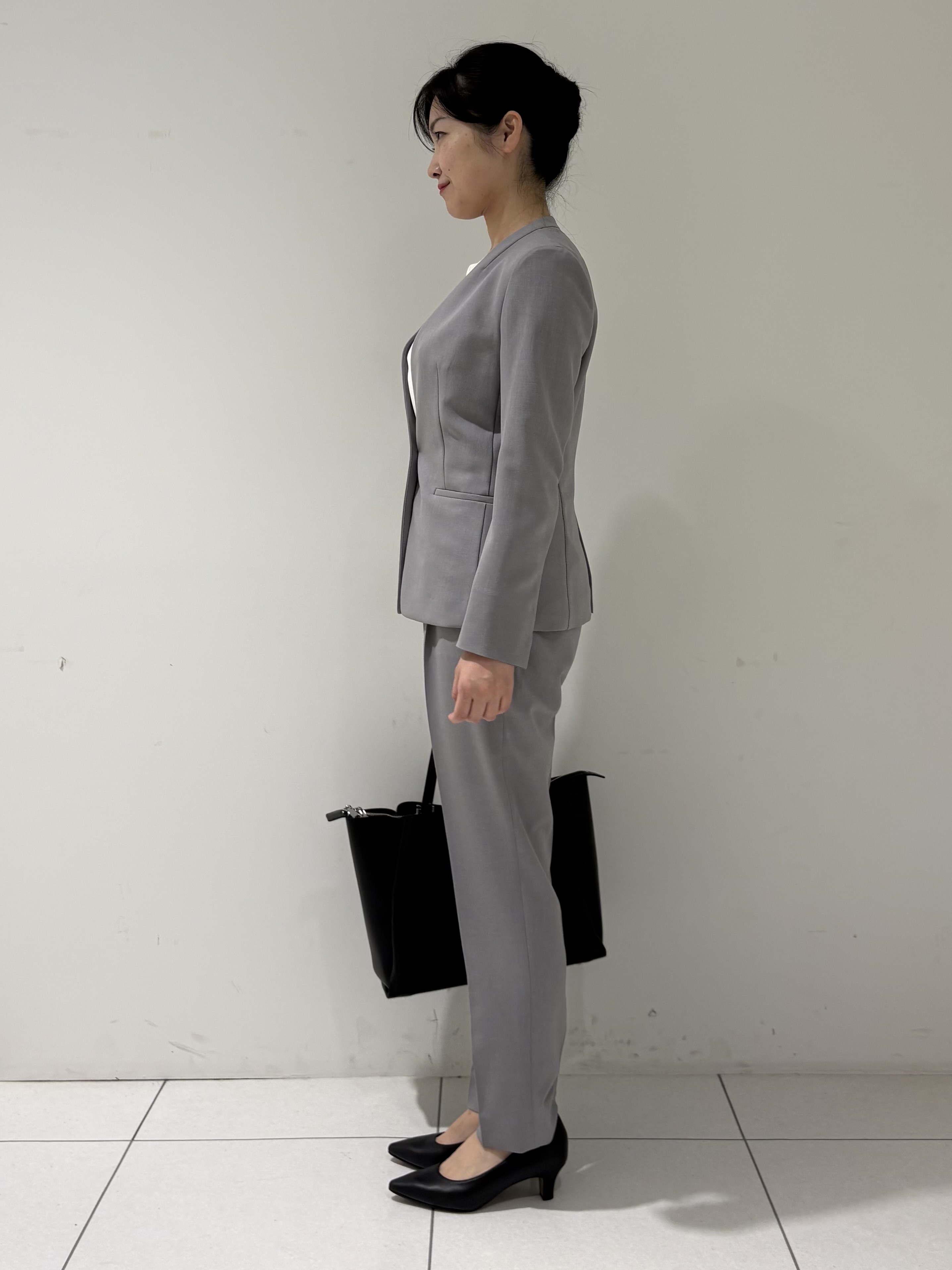 momokoさんの「INDIVI｜【定番スーツ／UVケア／洗える】ウール調テーラードジャケット」を使ったコーディネート