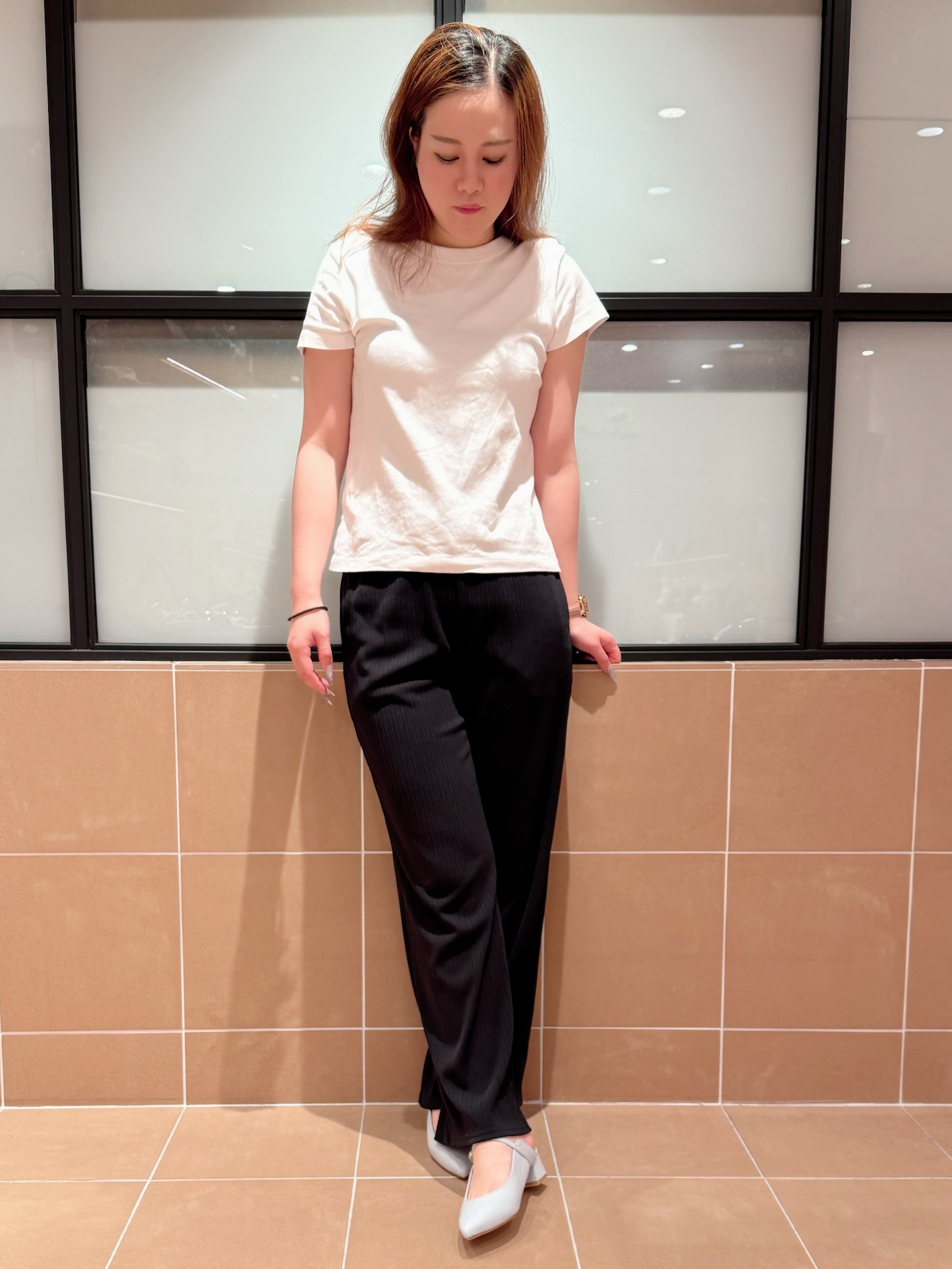 すみれさんの「ESPERANZA｜甲ストラップミュールパンプス」を使ったコーディネート