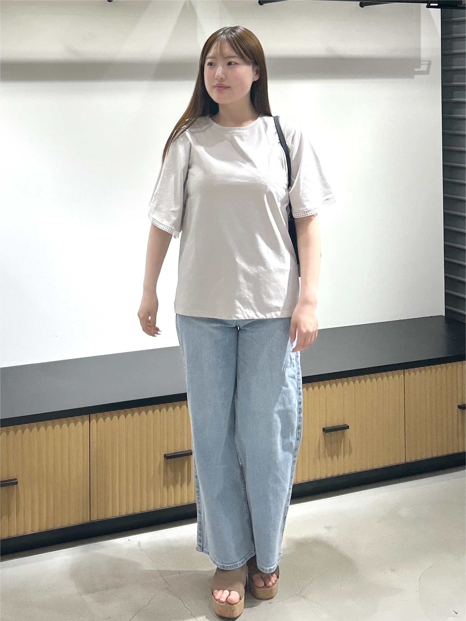 sayaさんの「OPAQUE.CLIP｜袖口レースフレアスリーブカットソー【洗濯機OK】」を使ったコーディネート