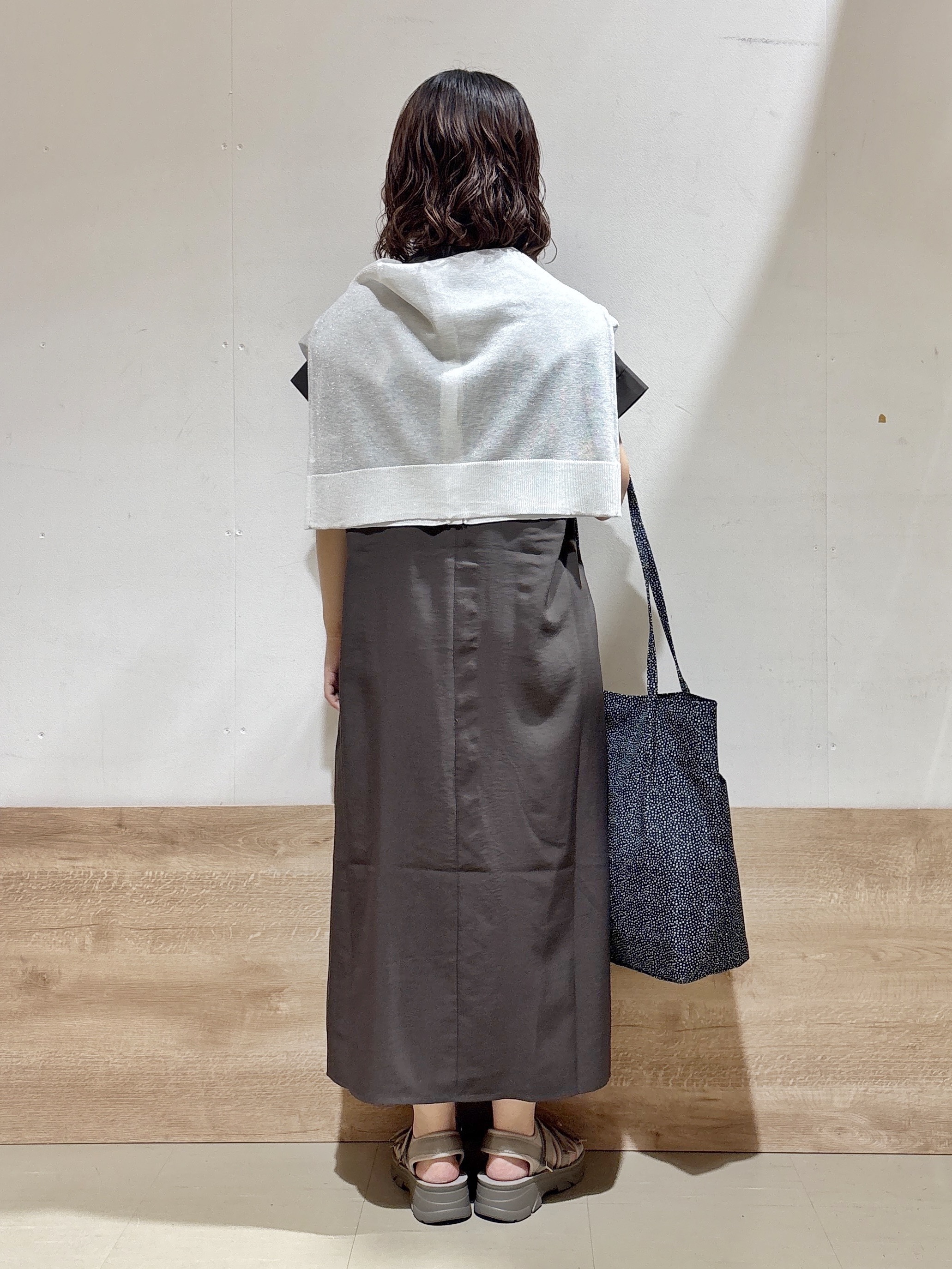 るねさんの「SHOO･LA･RUE｜【通気性〇/洗濯機可/S-LL】シアーラメカーディガン」を使ったコーディネート