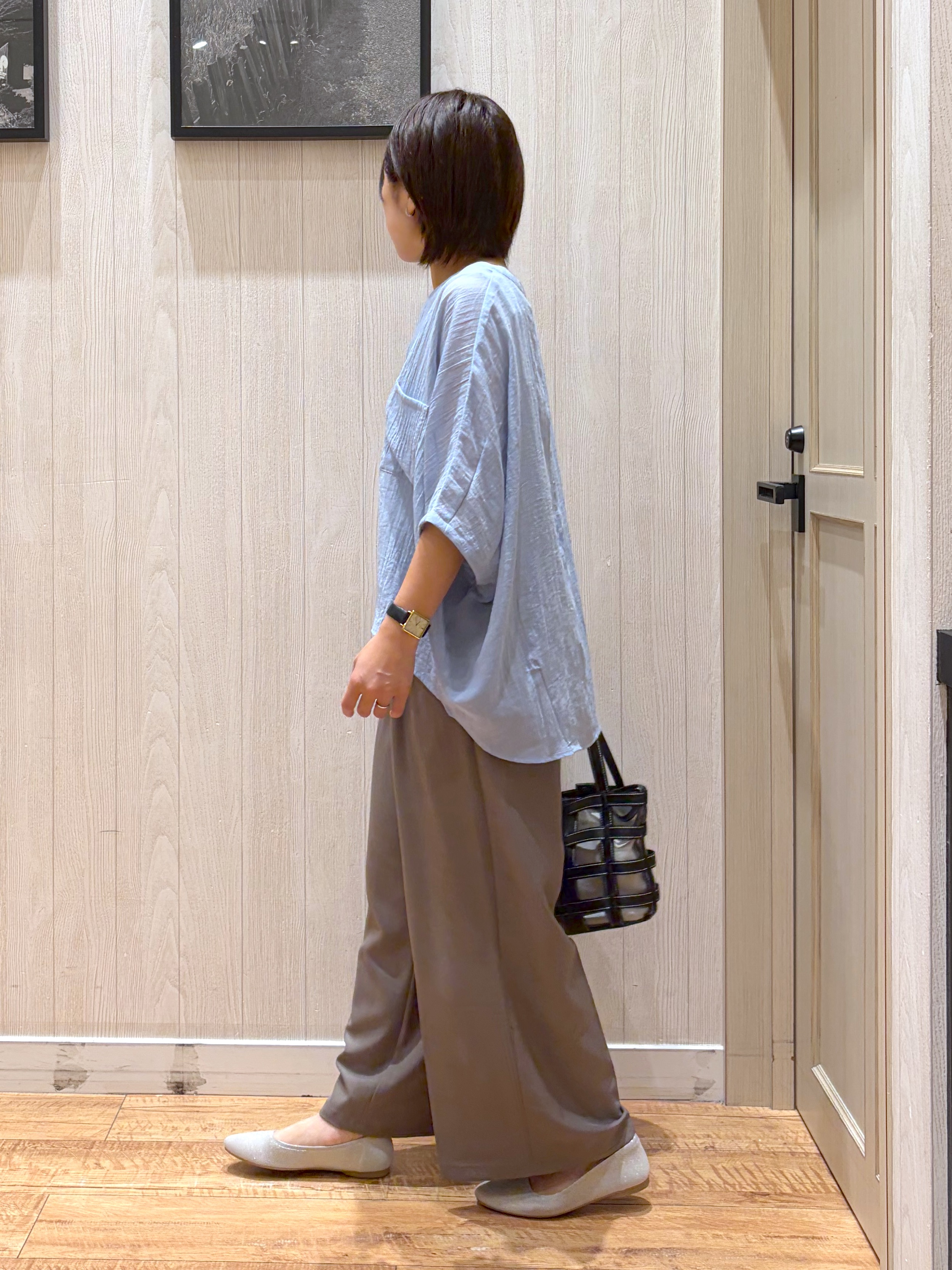 shirayuuuさんの「SHOO･LA･RUE｜【洗濯機可/選べる6色】程よいシアー感が涼し気 ゆったりワッシャードルマンブラウス」を使ったコーディネート