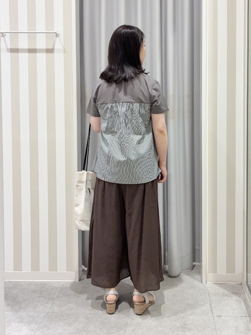 vanseさんの「SHOO･LA･RUE｜【S-LL/洗濯機可/体型カバー】インせずサマ見え ビスチェ風異素材ドッキングTシャツ」を使ったコーディネート
